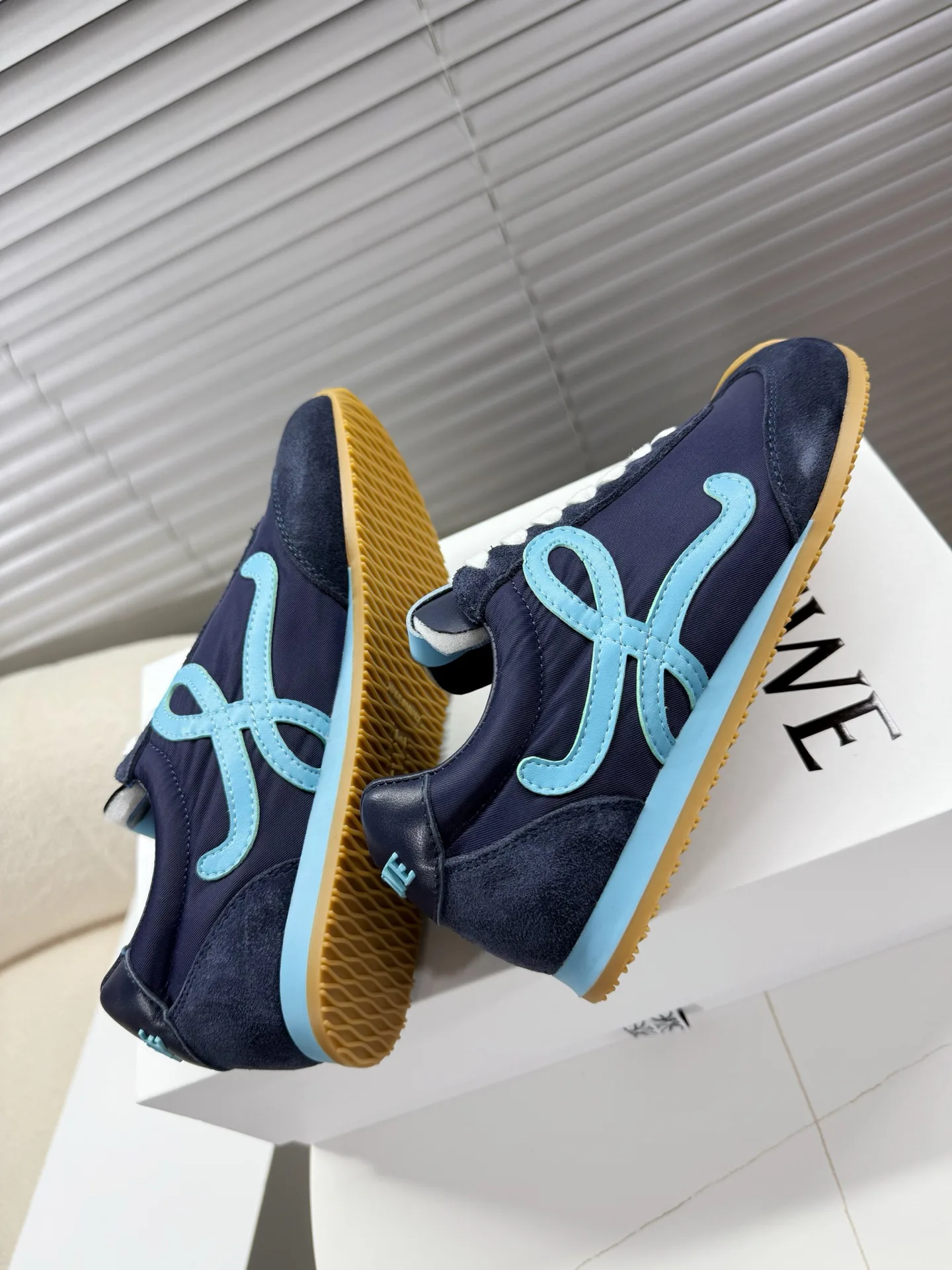 Кроссовки Женские Loewe 17129