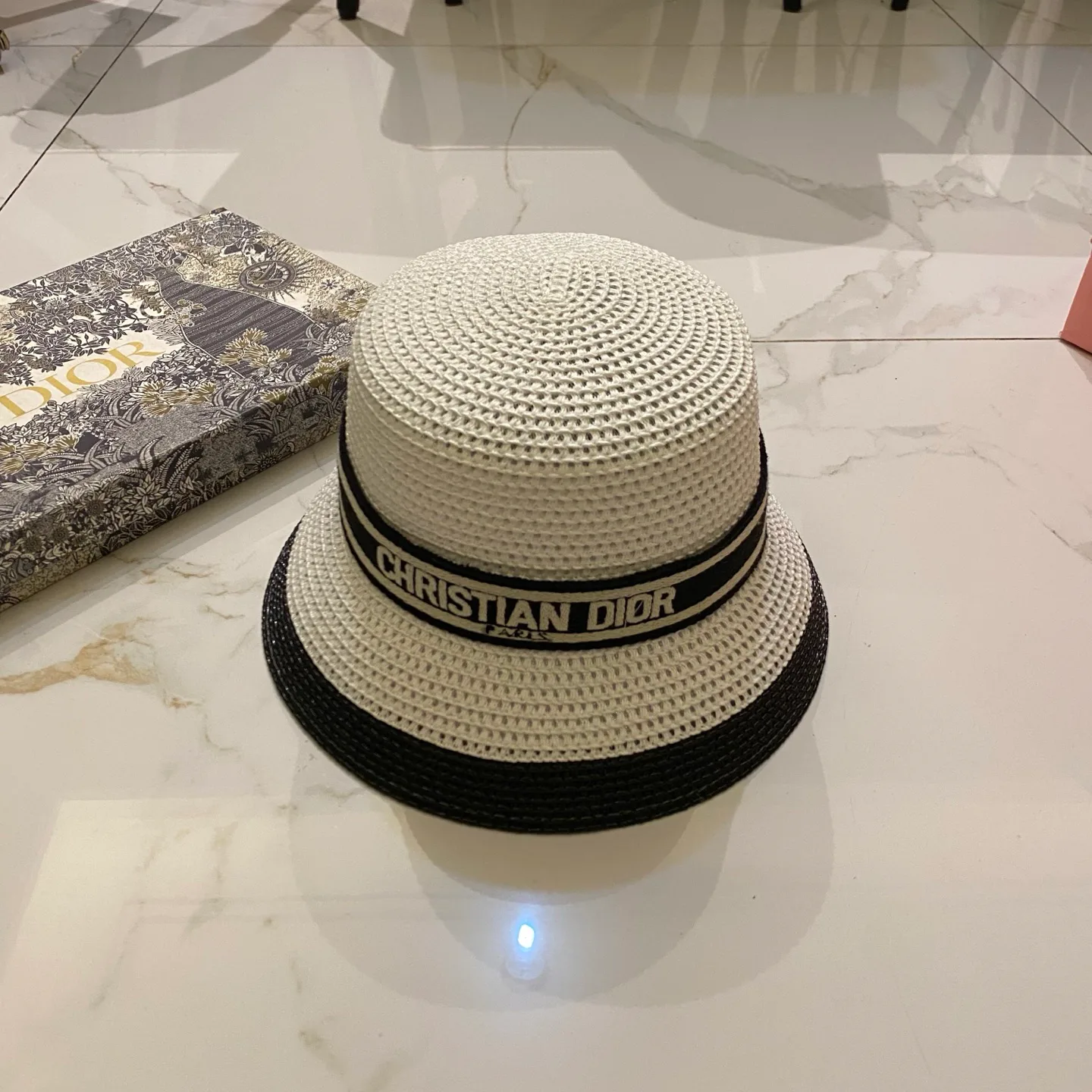 Головные Уборы Christian Dior 17498277