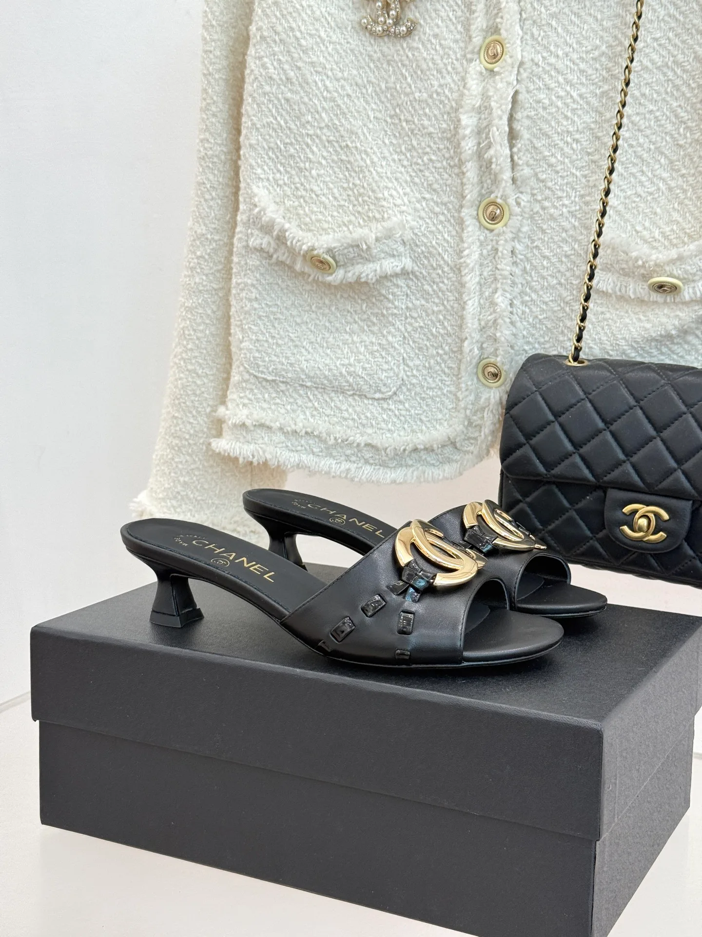 Шлепанцы Женские Chanel 16932249