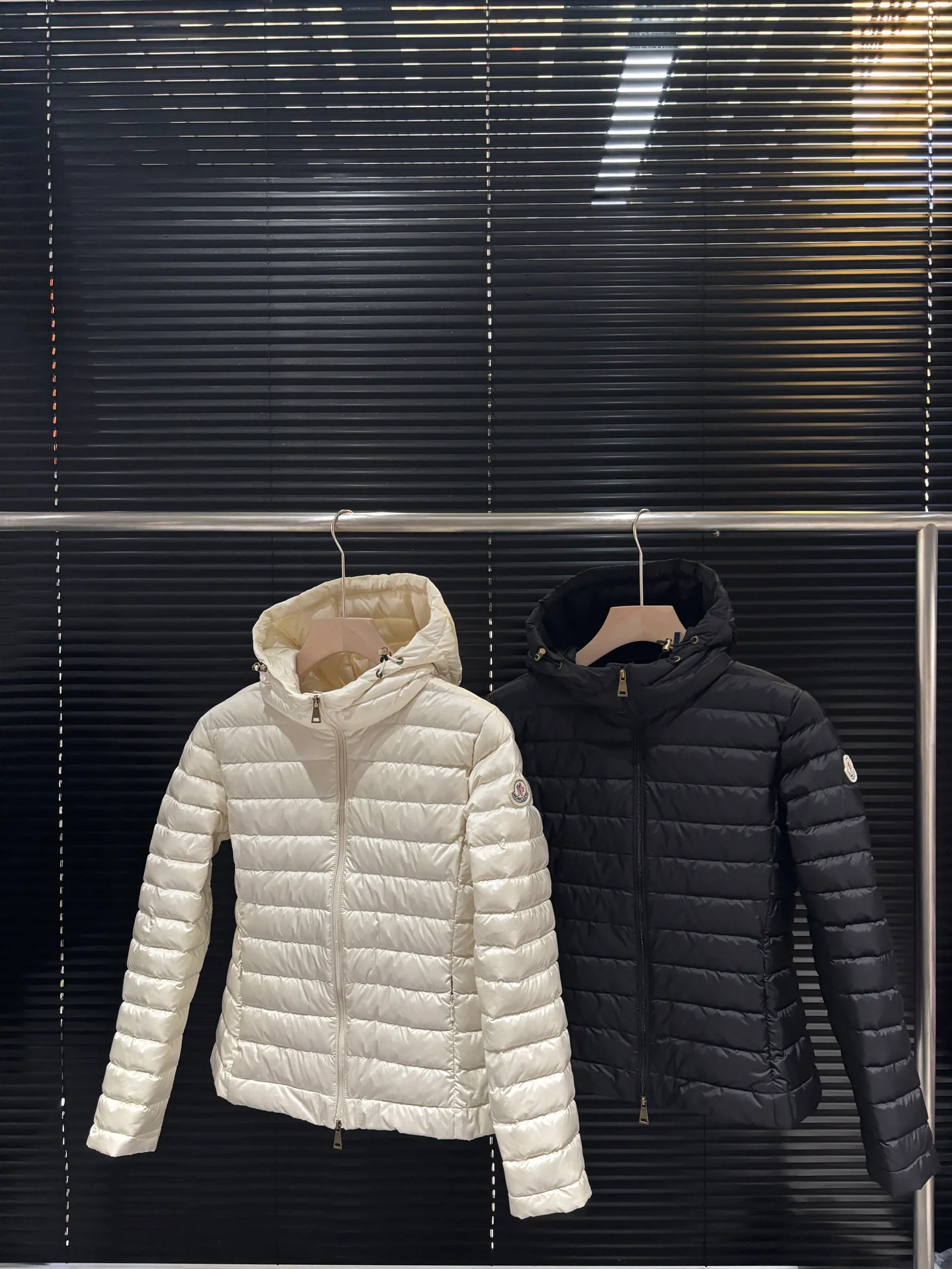 Куртки И Пуховики Женские Moncler 19103604