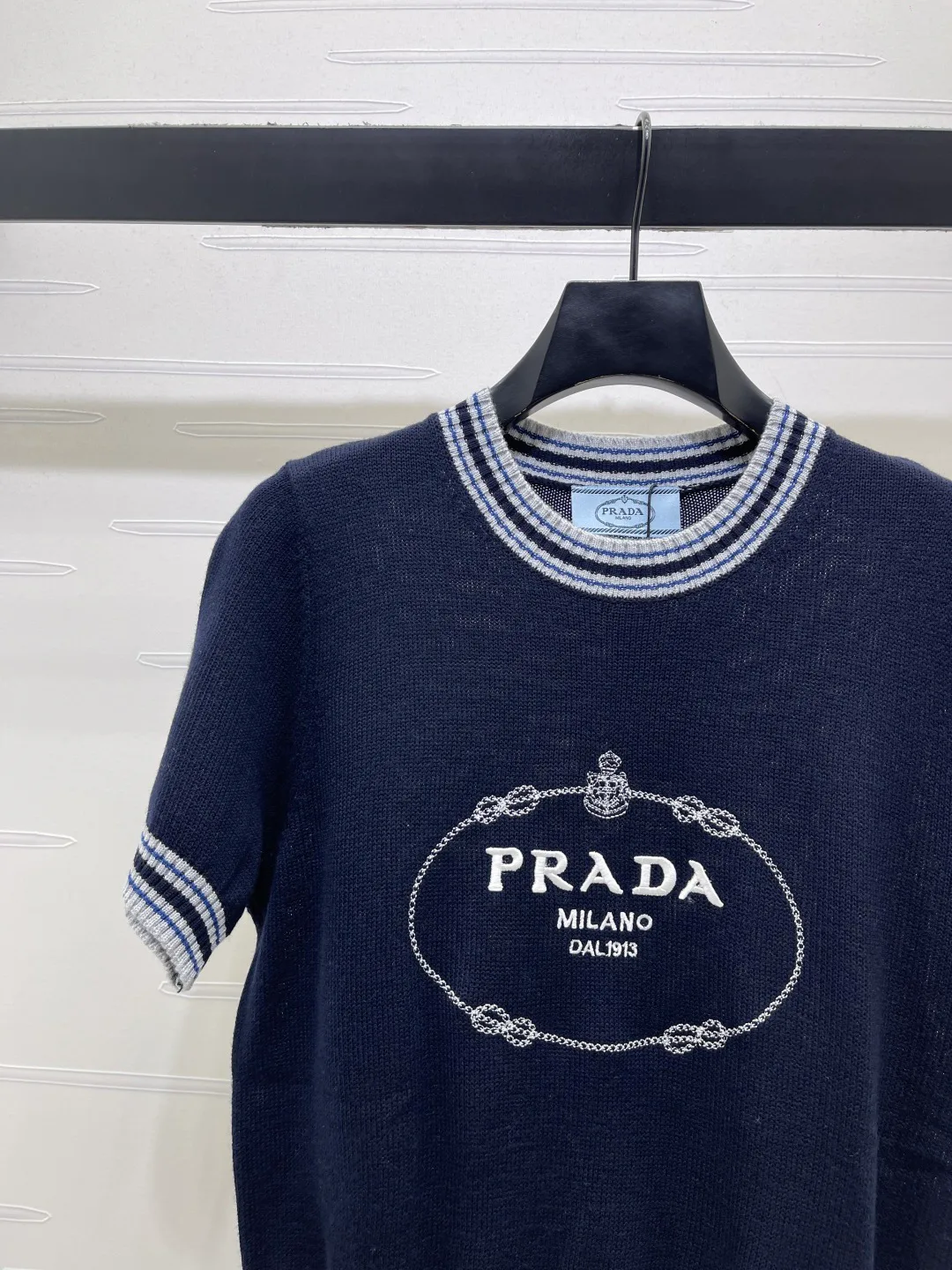 Футболки Женские Prada 17612803