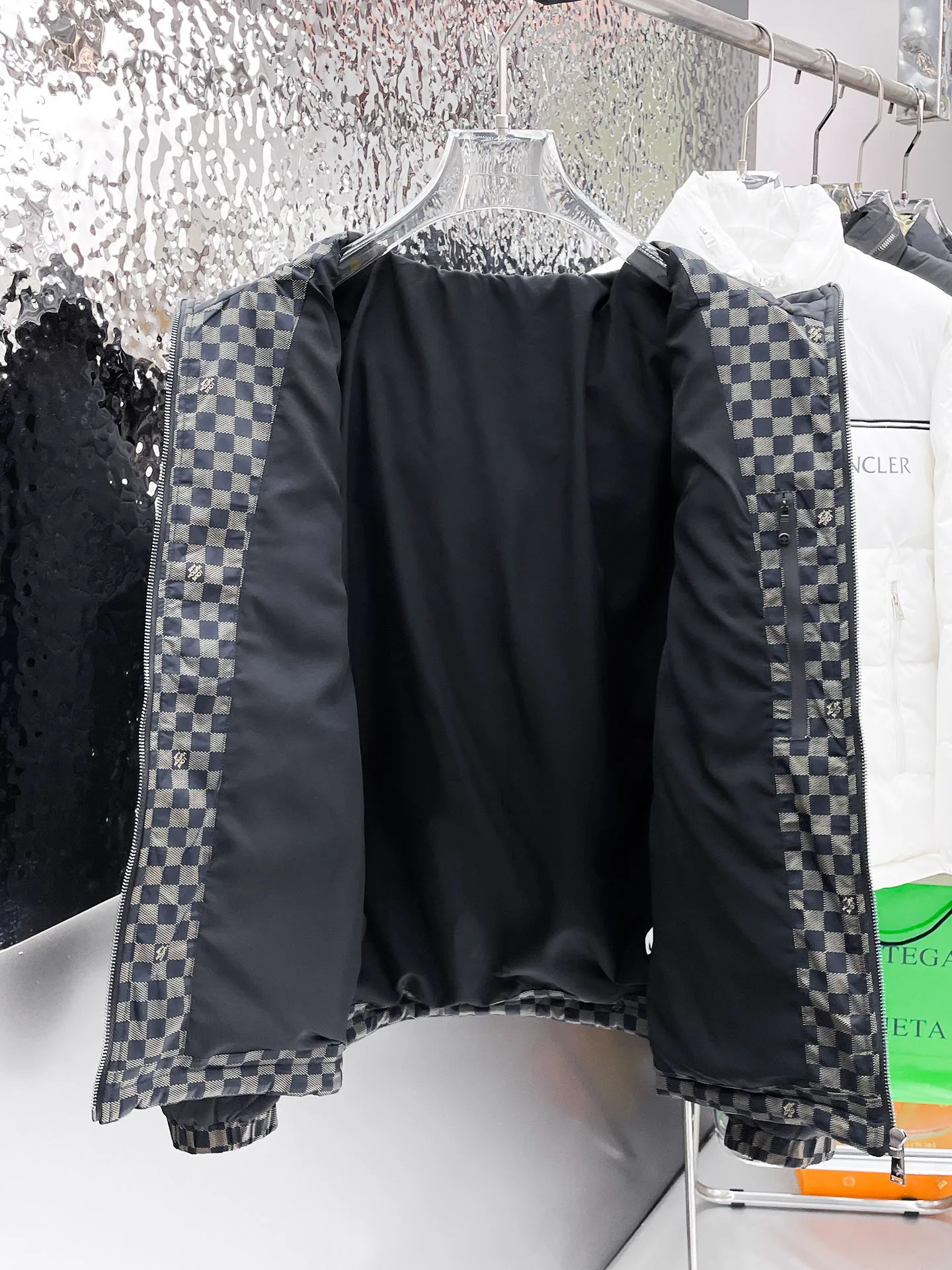 Куртки И Пуховики Женские Louis Vuitton 1858322