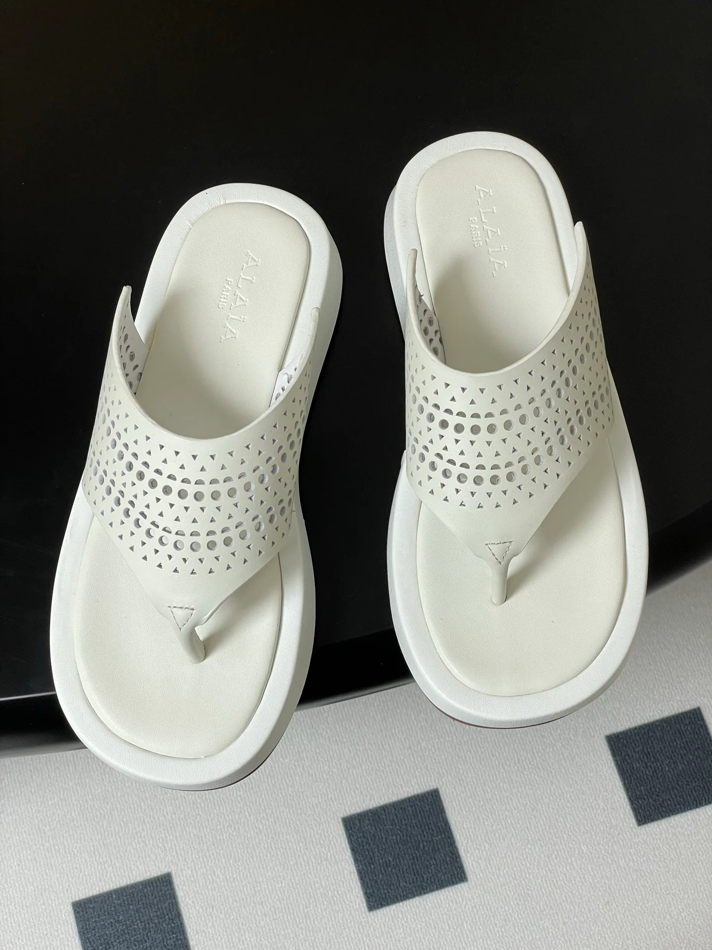 Шлепанцы Женские Alaia 22786