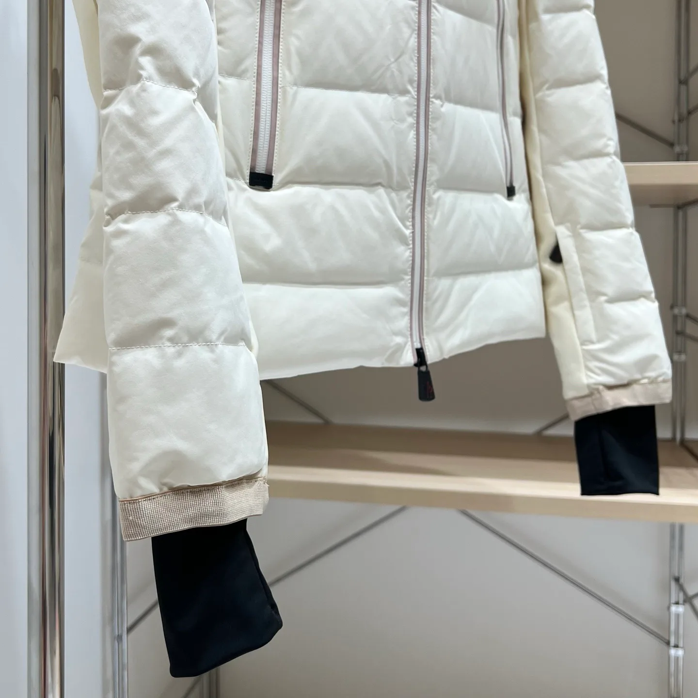 Куртки И Пуховики Женские Moncler 18723747