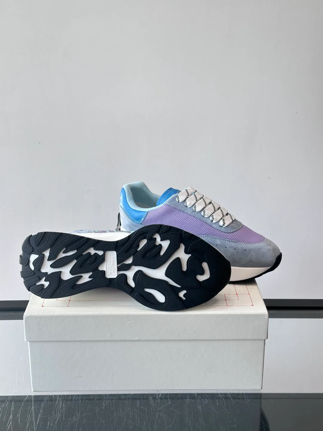 Кроссовки Женские Alexander Mcqueen 564590