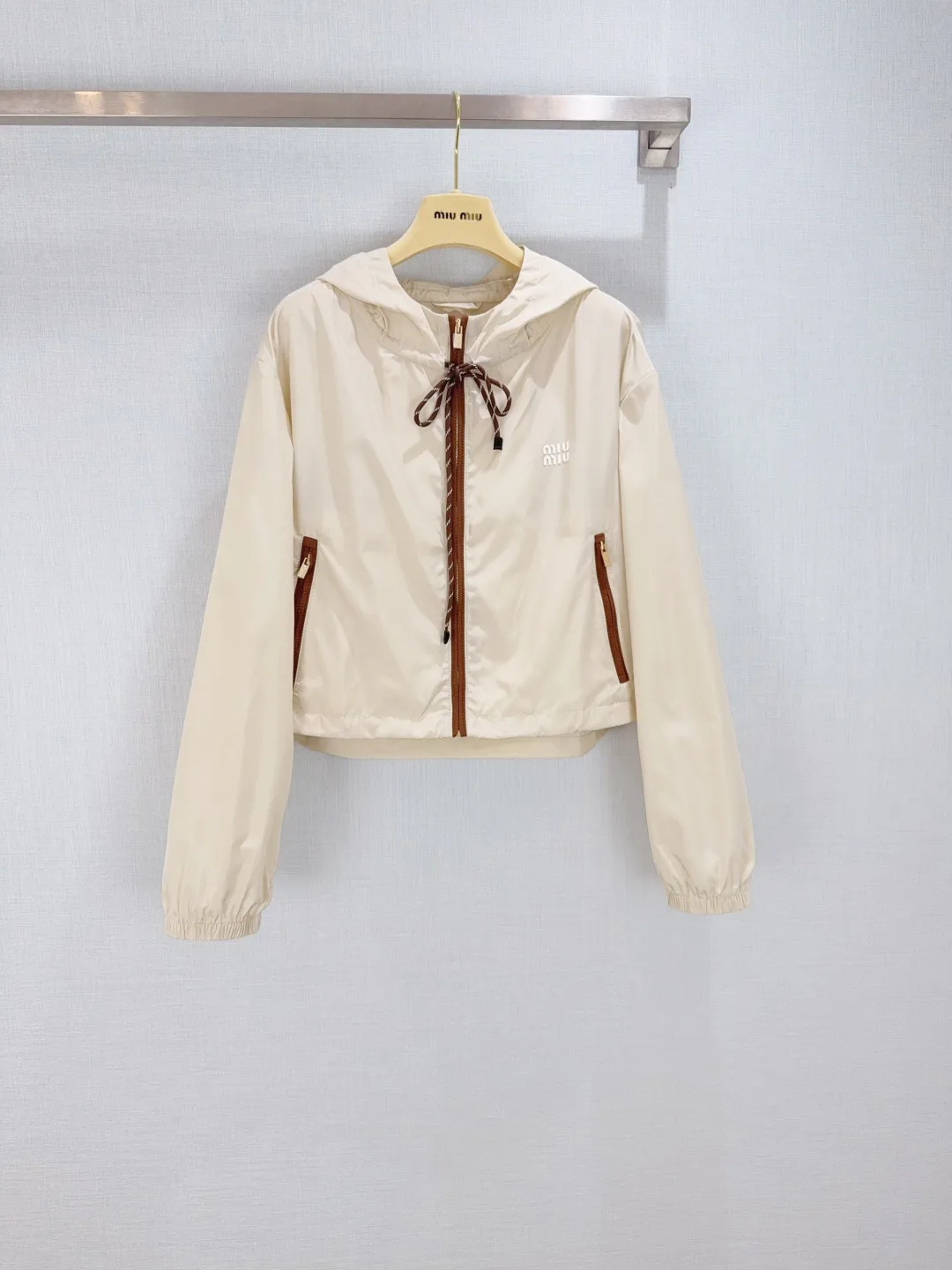 Куртки И Пуховики Женские Miu Miu 13576185
