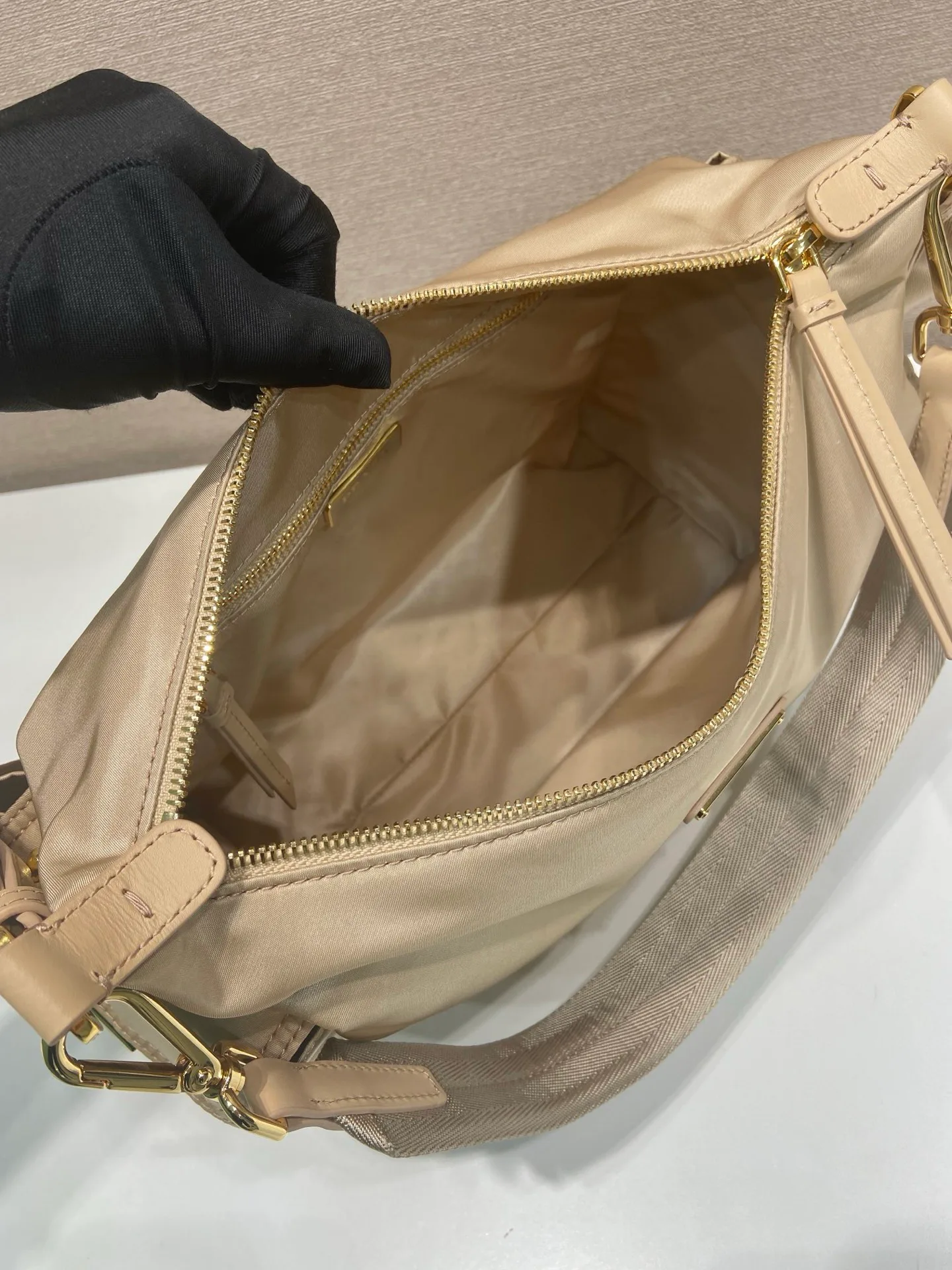 Сумки На Ремне Женские Prada 11409637