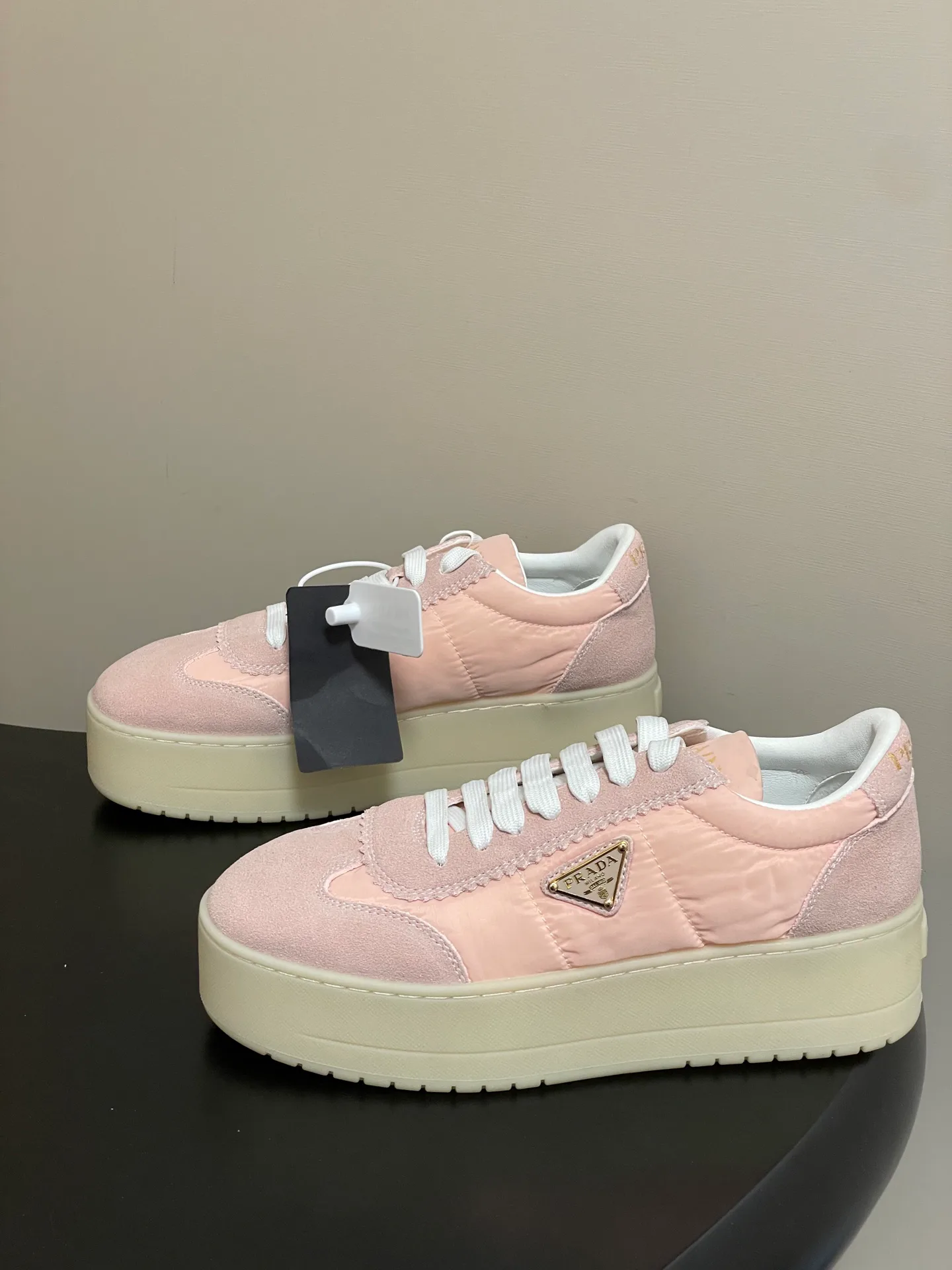 Кроссовки Женские Prada 12810937