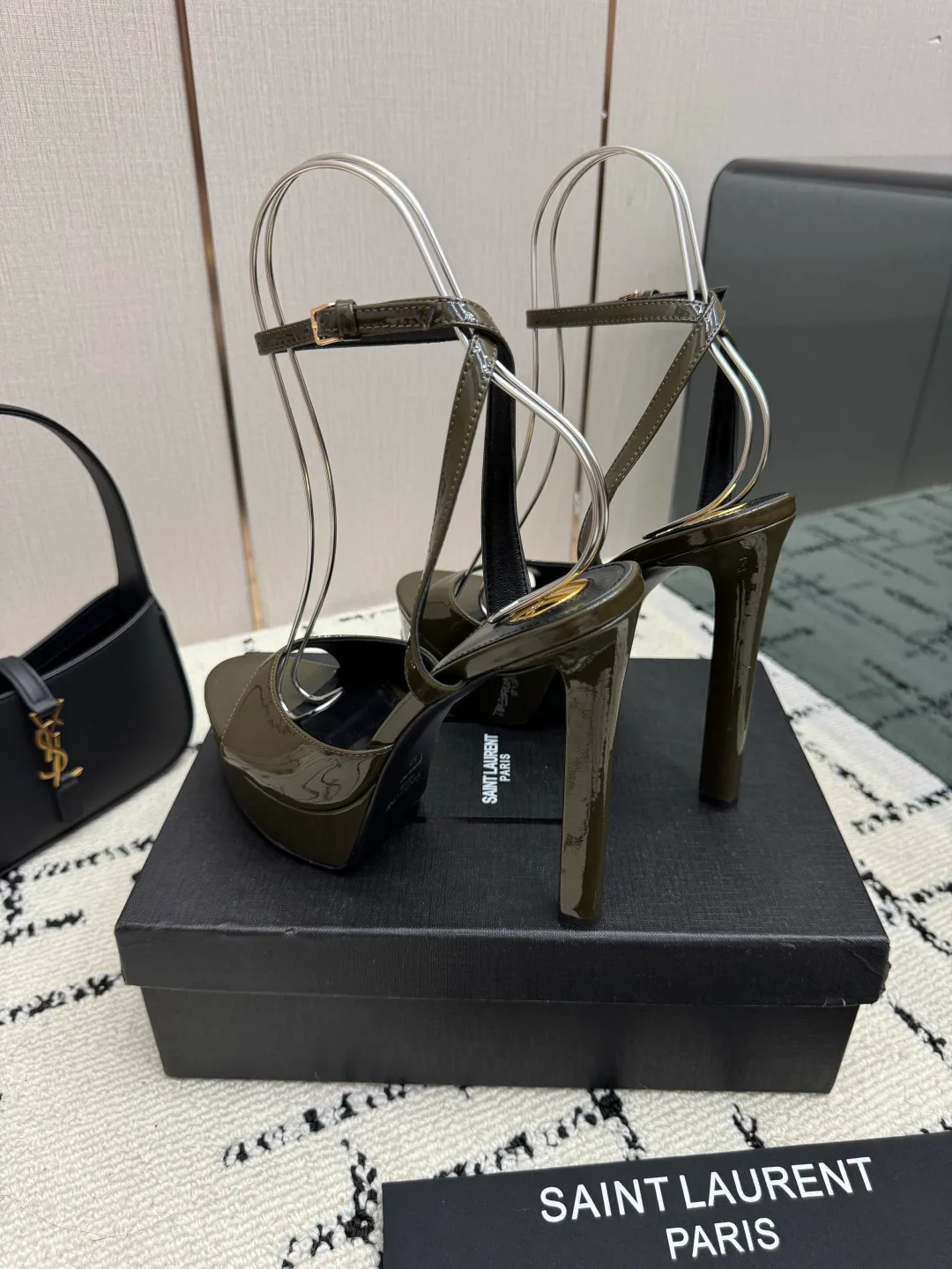 Босоножки Женские Saint Laurent 18049021