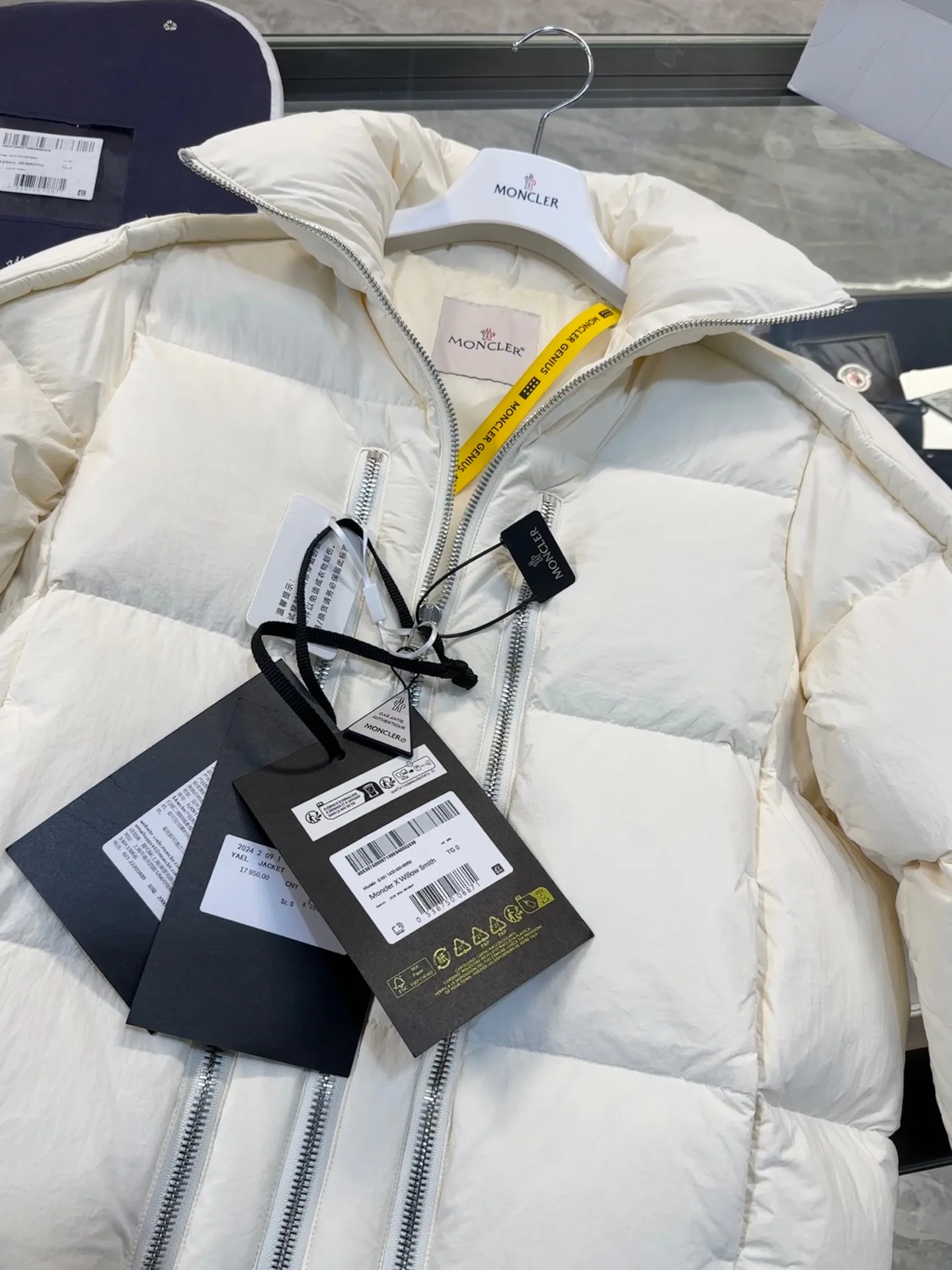 Куртки И Пуховики Женские Moncler 19322719