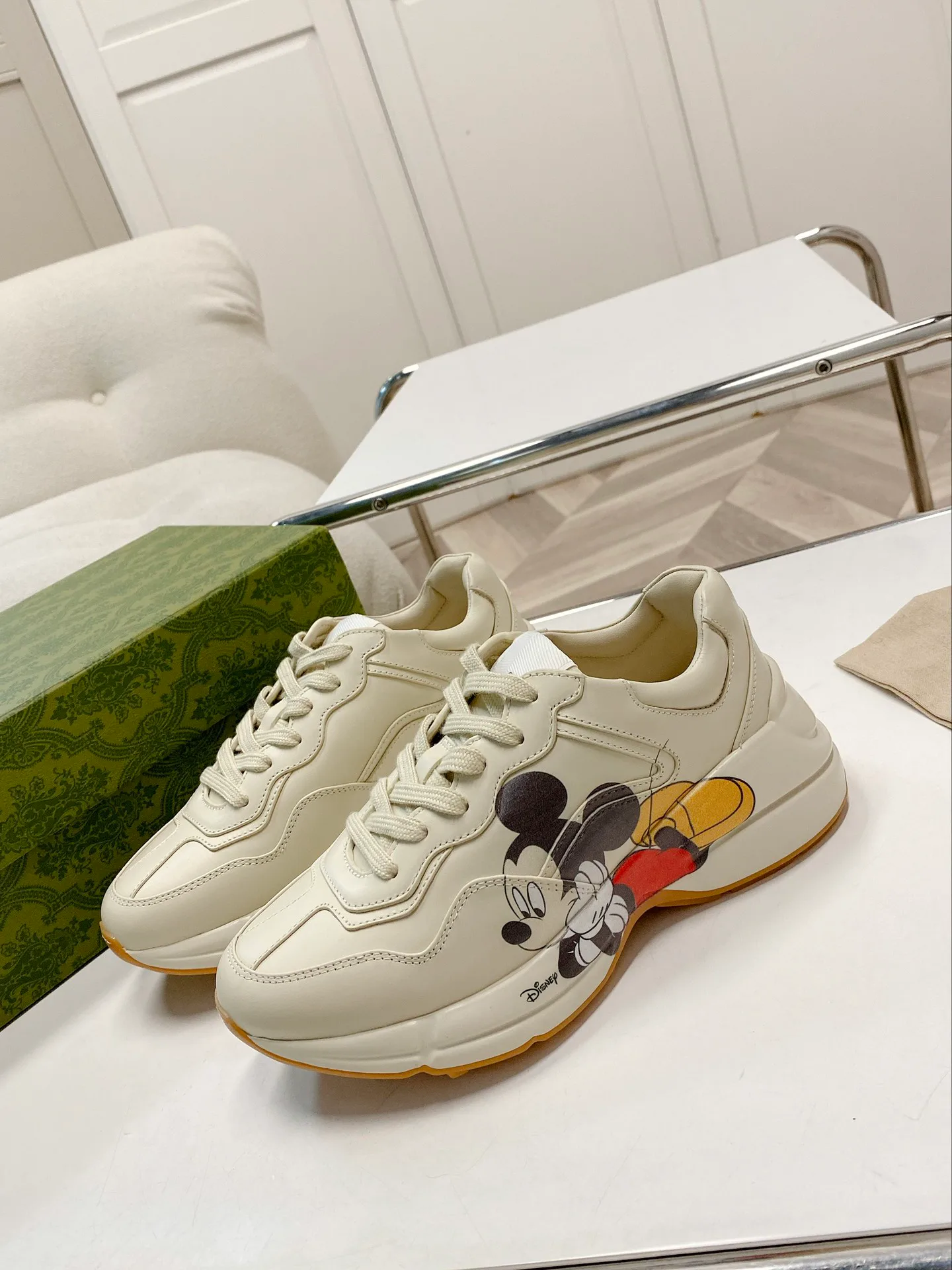Кроссовки Женские Gucci 8979839