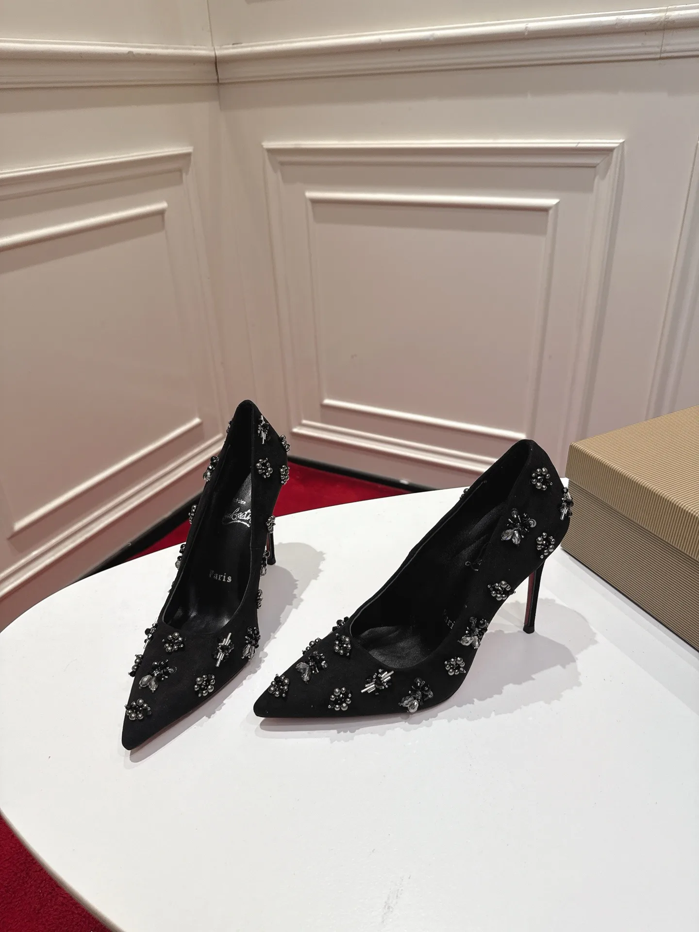 Туфли Женские Christian Louboutin 17057834
