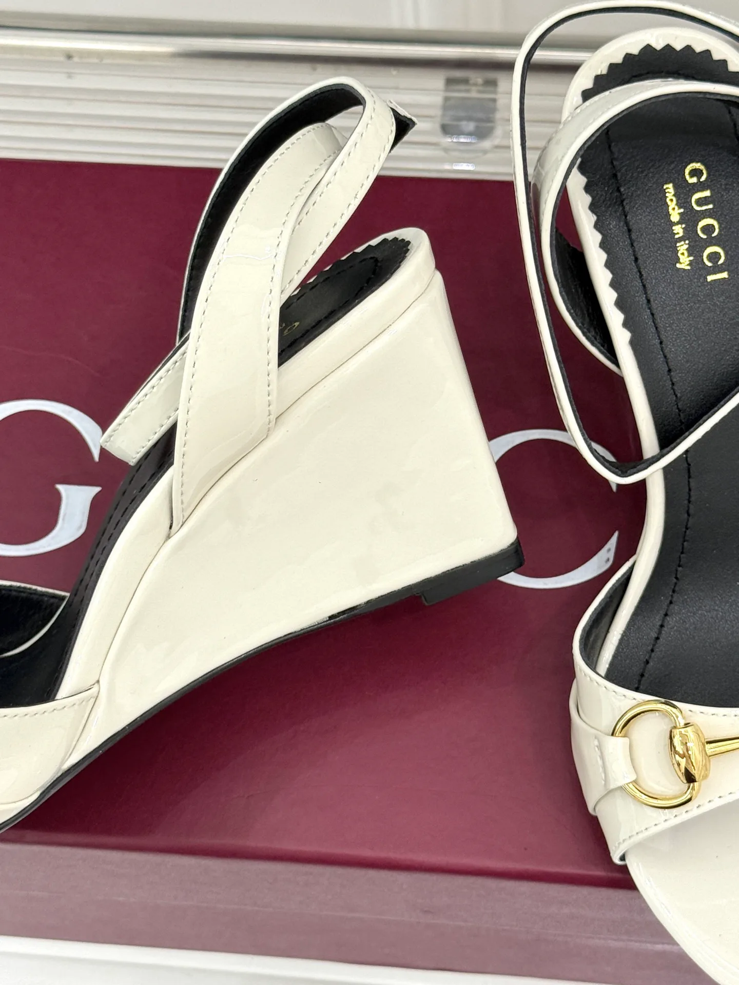 Босоножки Женские Gucci 18034497