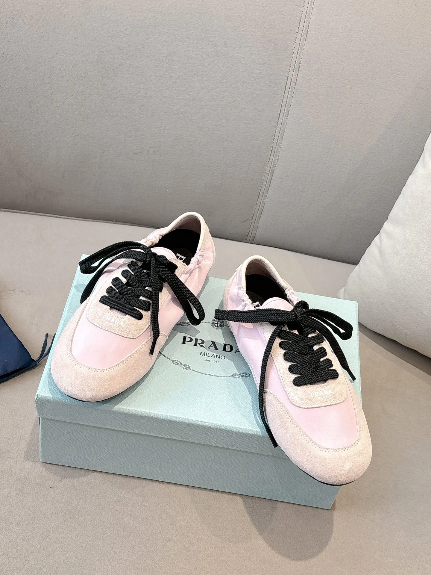 Кроссовки Женские Prada 6720