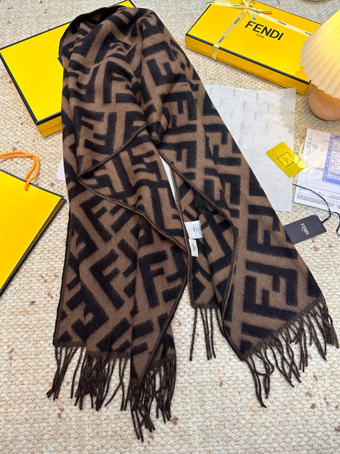 Шарфы Fendi 18105455