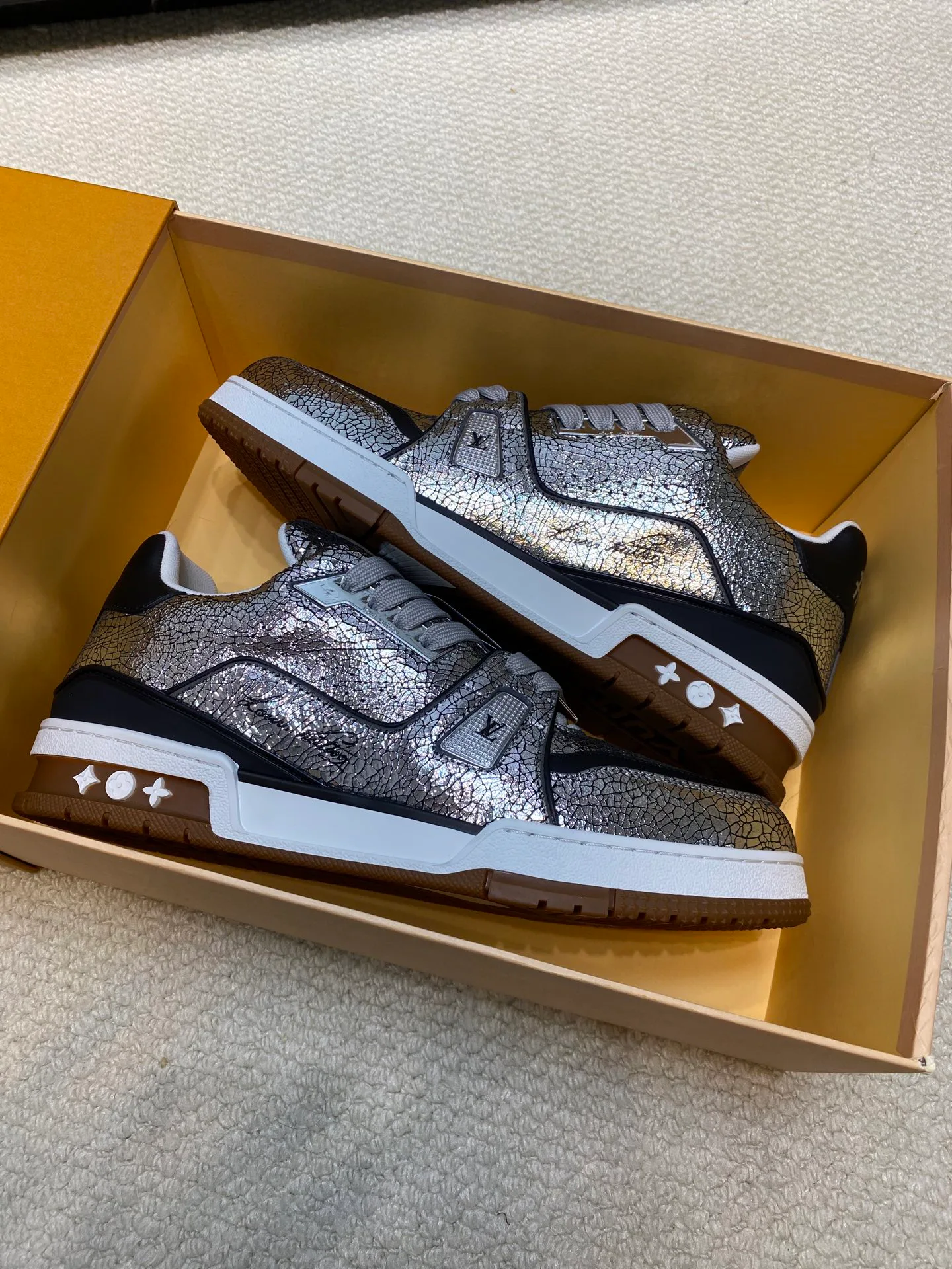 Кроссовки Женские Louis Vuitton 11437277