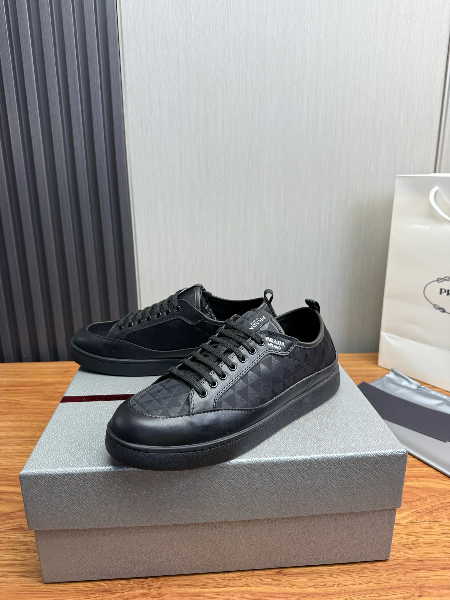 Кроссовки Мужские Prada 12725455