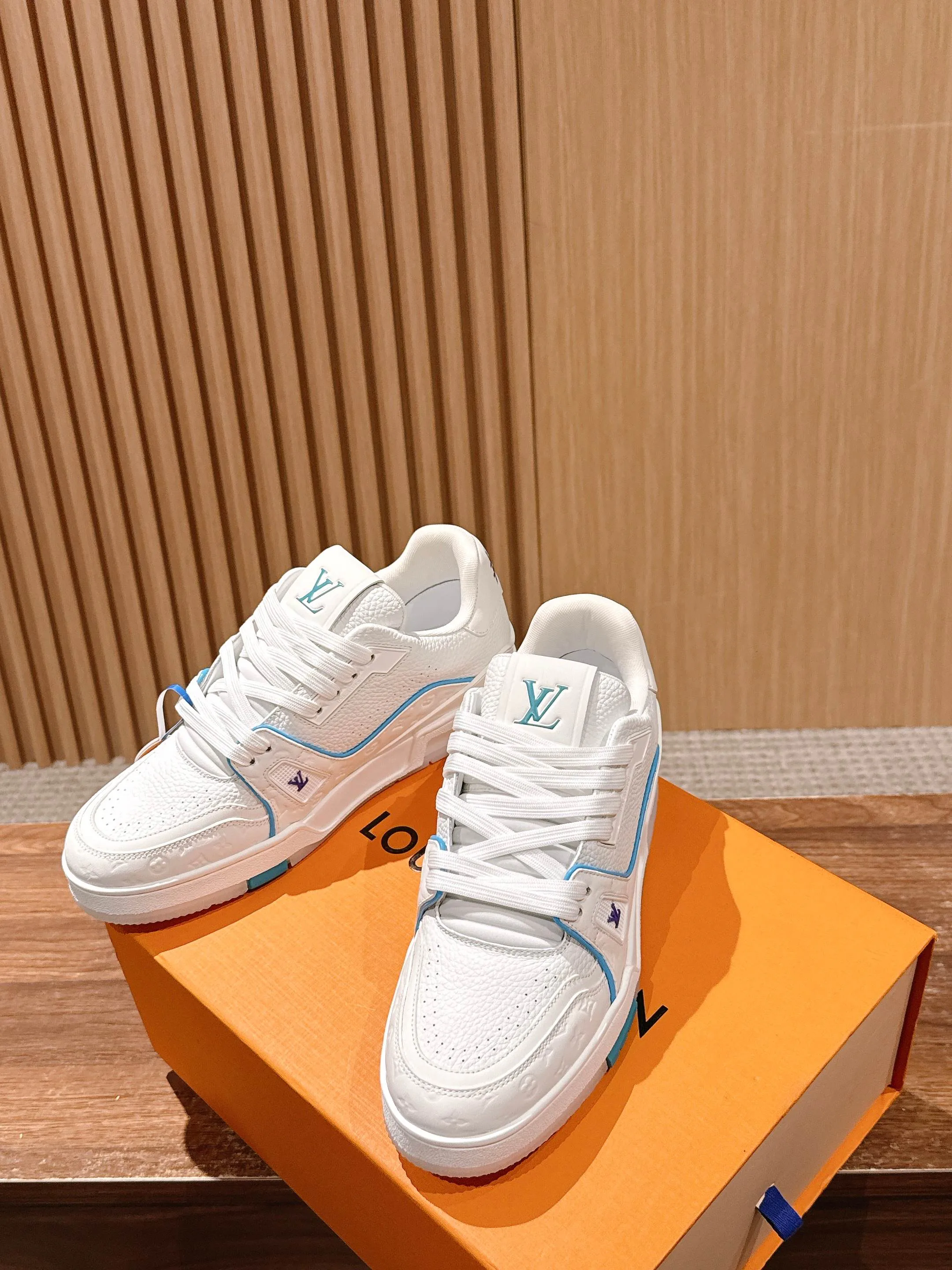 Кроссовки Женские Louis Vuitton 245741