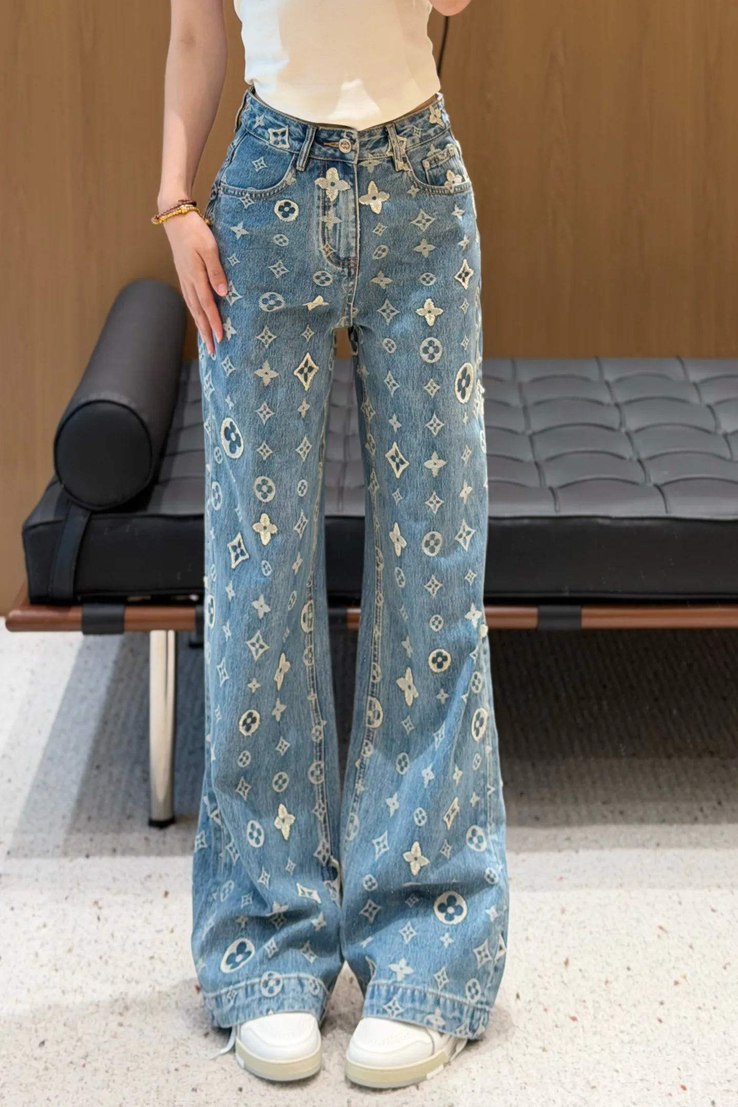 Джинсы Женские Louis Vuitton 10646511