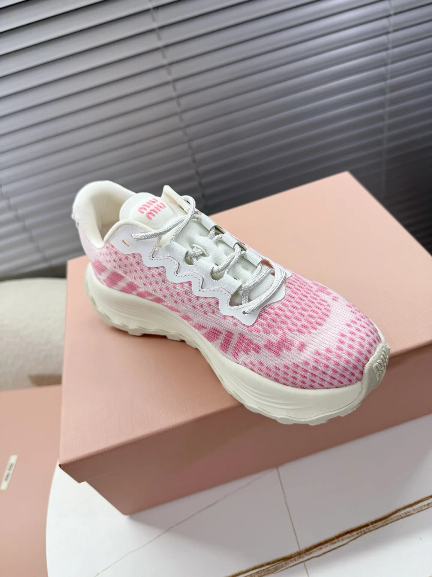Кроссовки Женские Miu Miu 4086911
