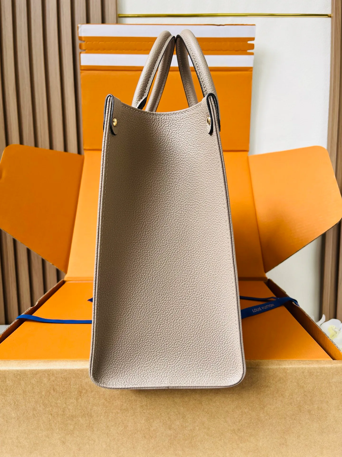 Классические Сумки Женские Louis Vuitton 12569322