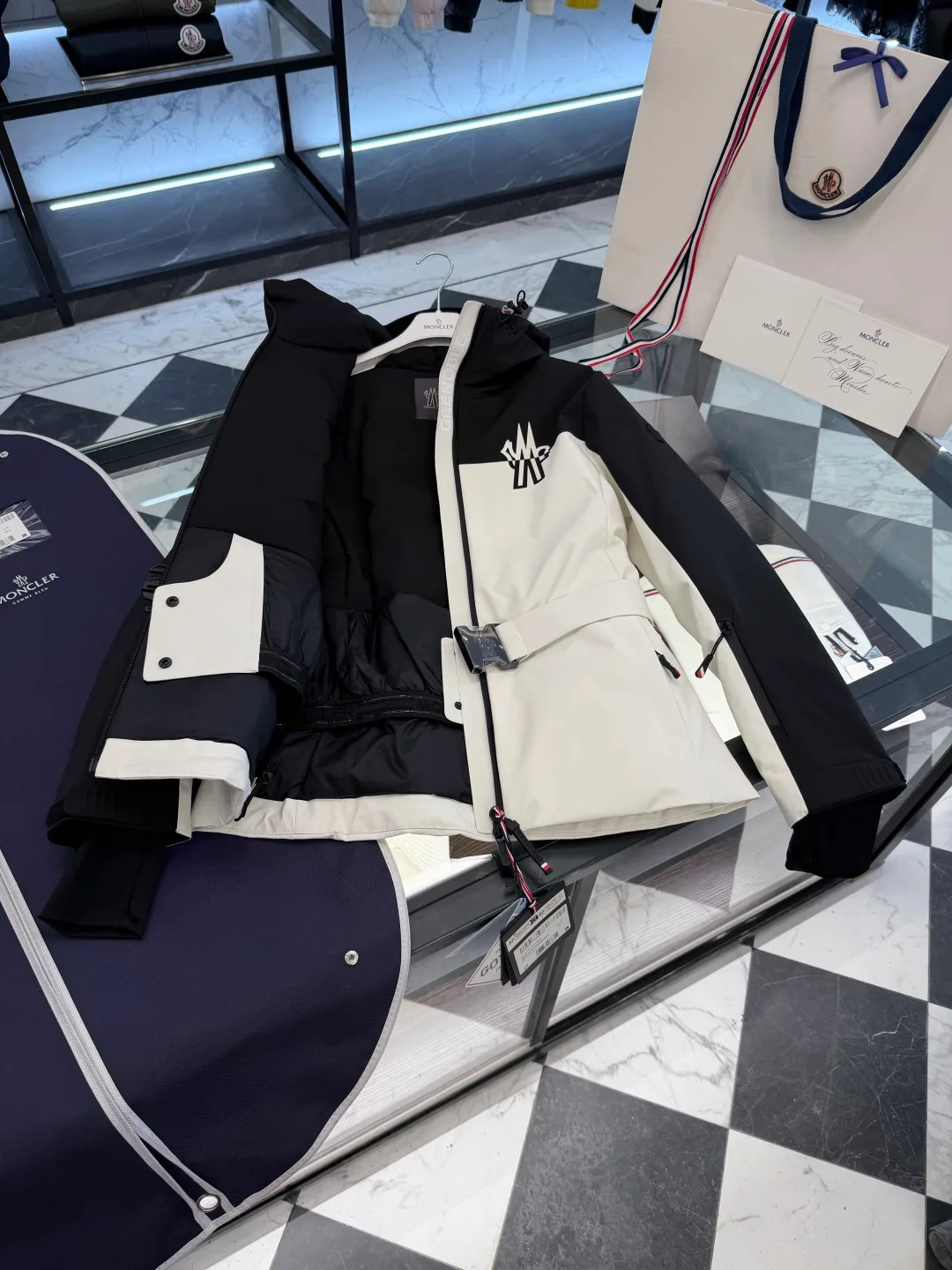 Куртки И Пуховики Женские Moncler 19336107