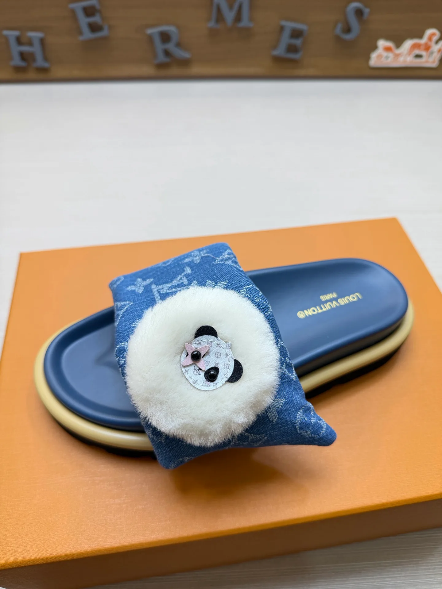 Шлепанцы Женские Louis Vuitton 18011820