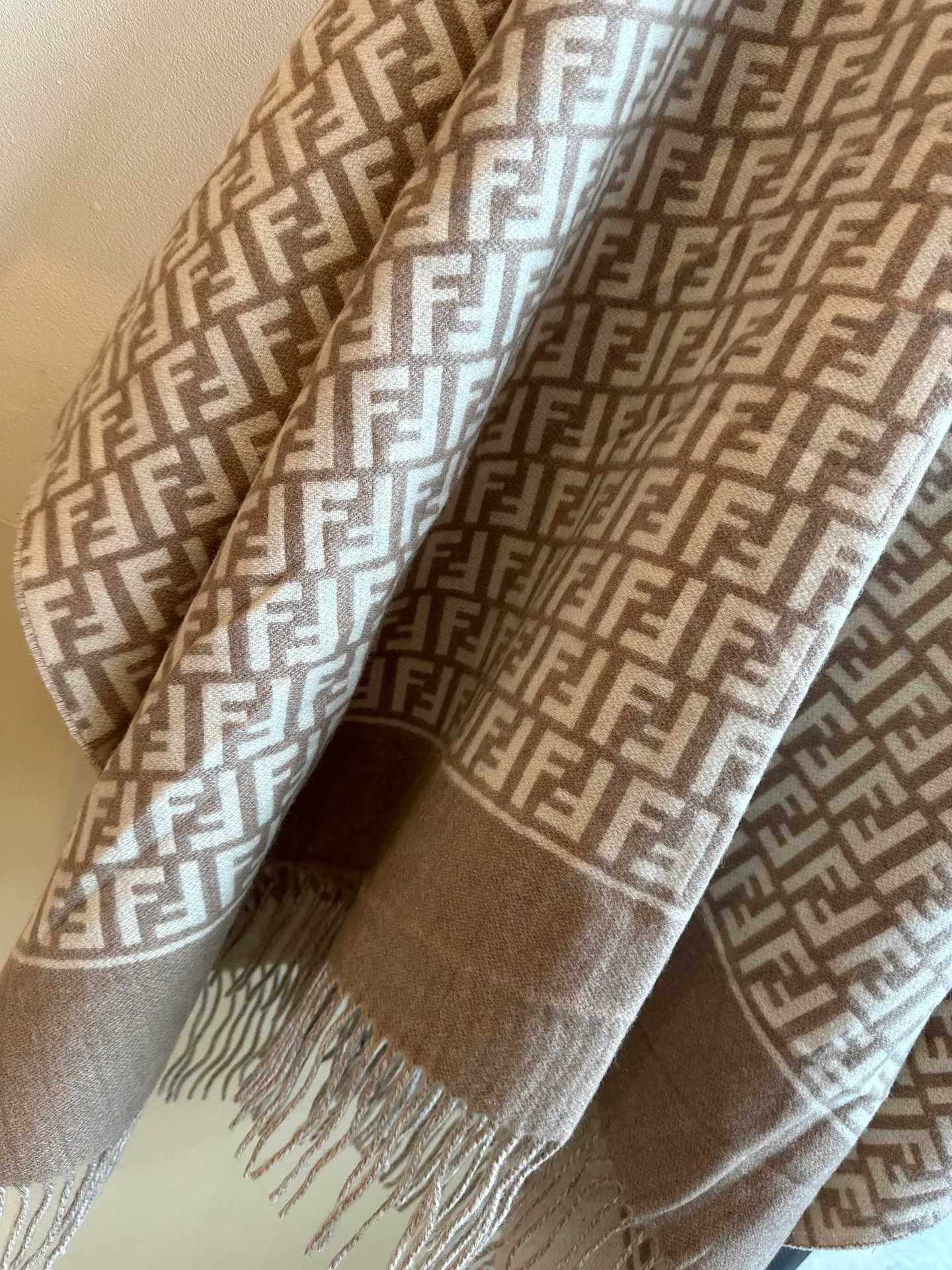 Шарфы Fendi 1813583