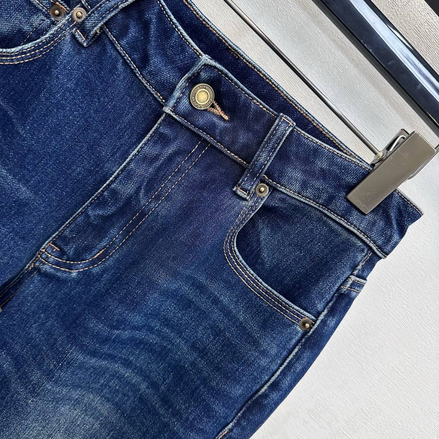 Джинсы Женские Saint Laurent 19244318