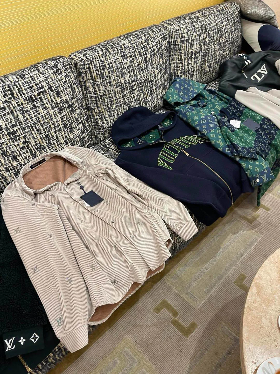 Куртки И Пуховики Мужские Louis Vuitton 8973489