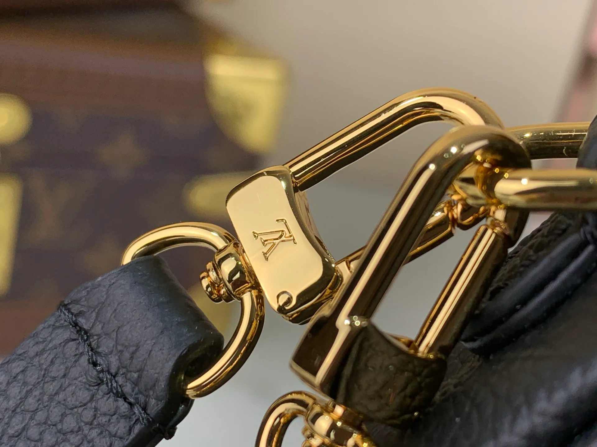 Клатчи Женские Louis Vuitton 12623281