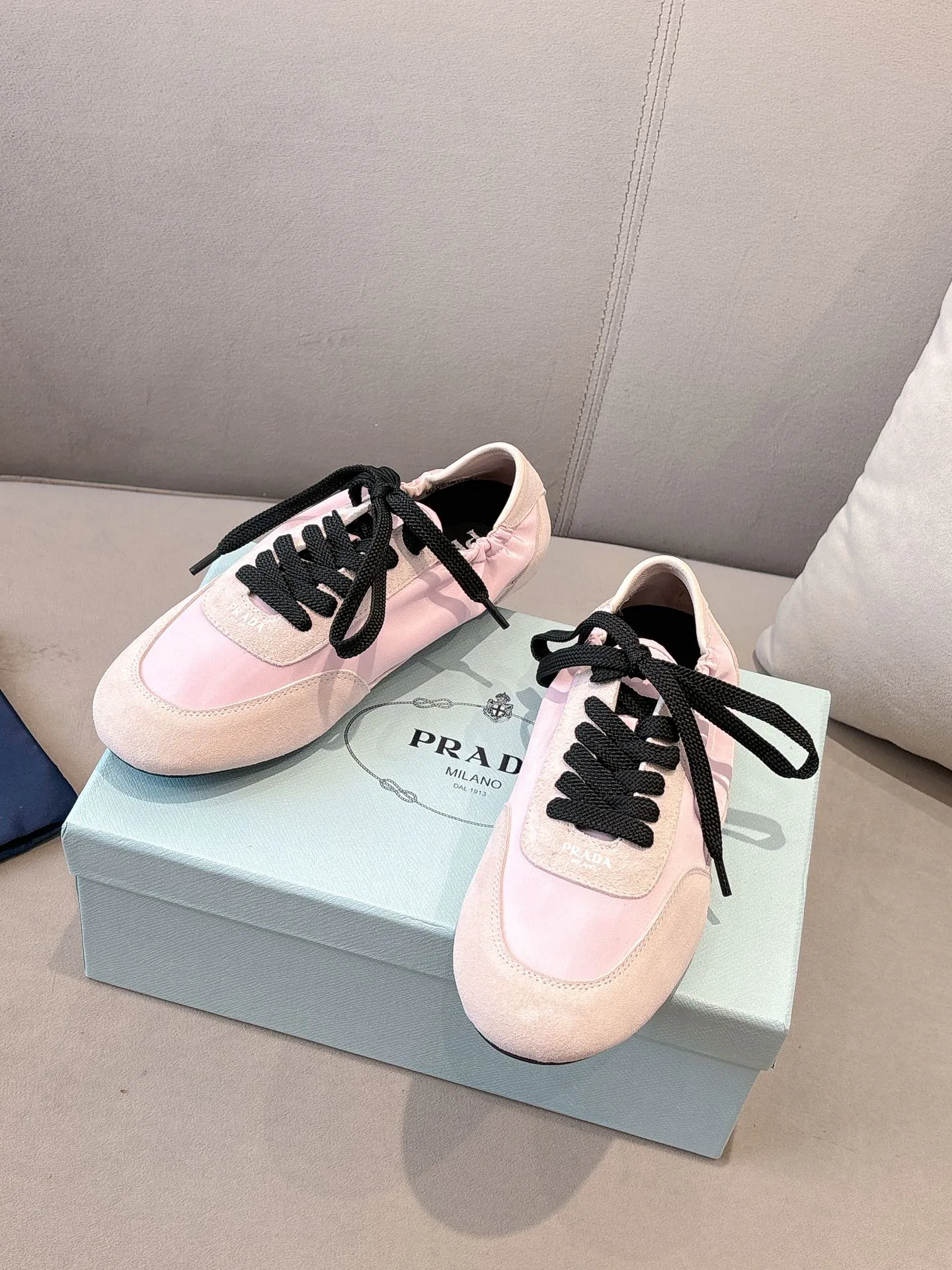 Кроссовки Женские Prada 6720