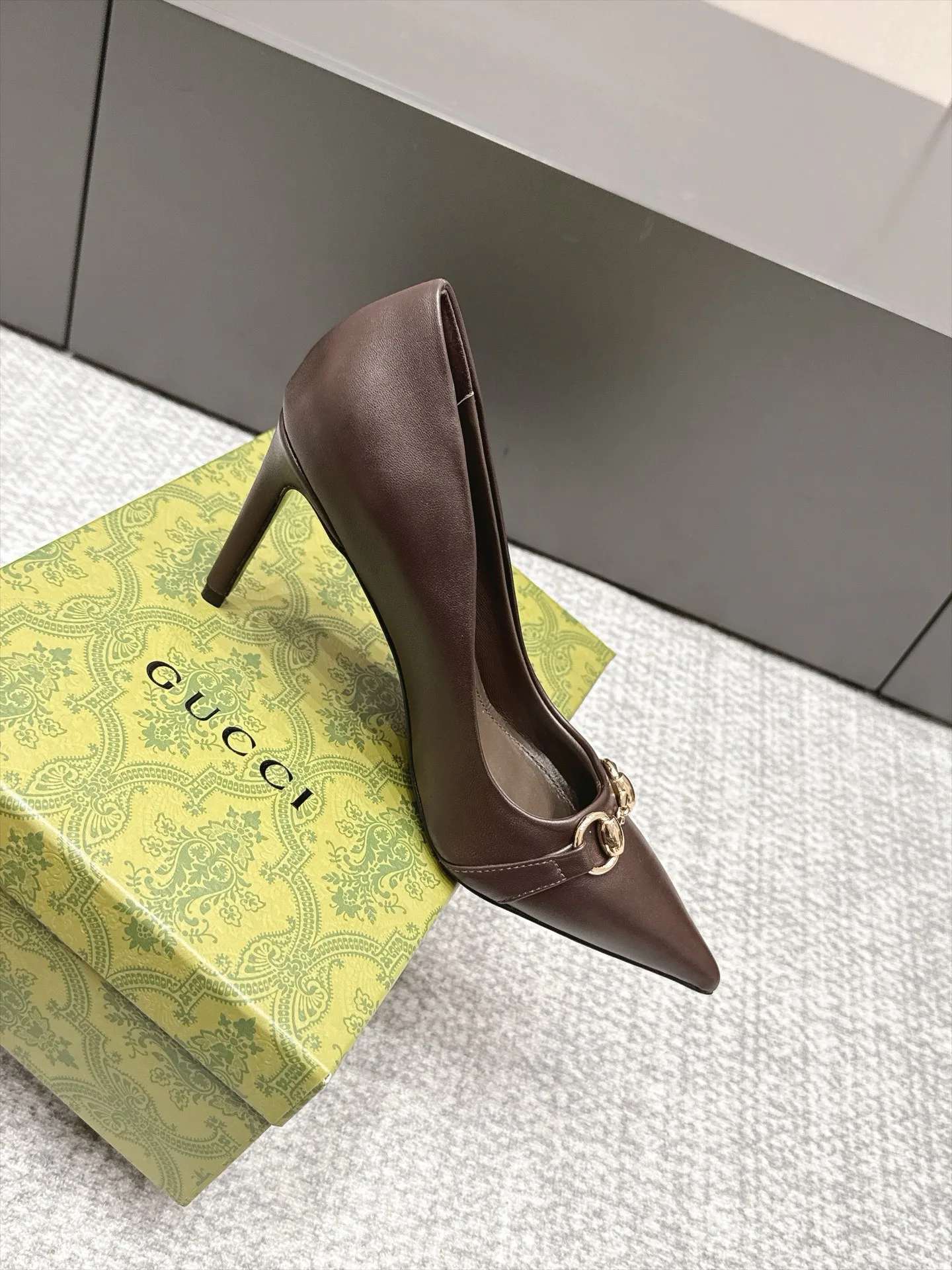 Туфли Женские Gucci 18765532