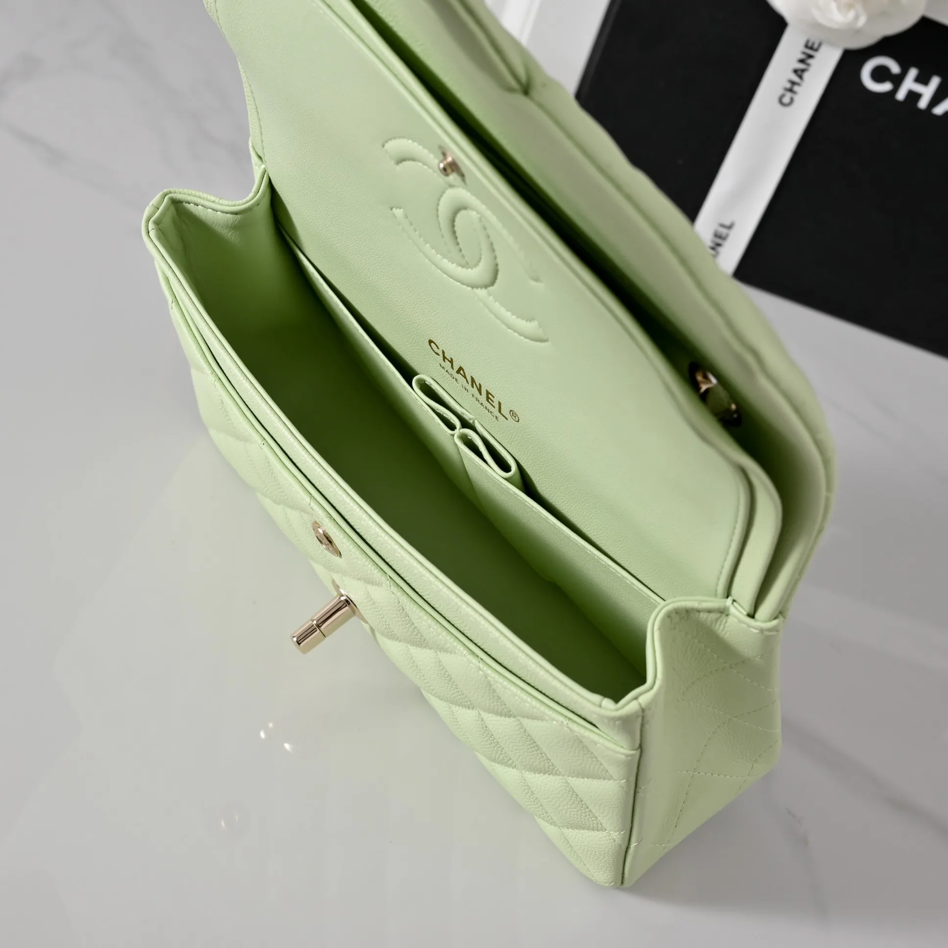 Классические Сумки Женские Chanel 18147977