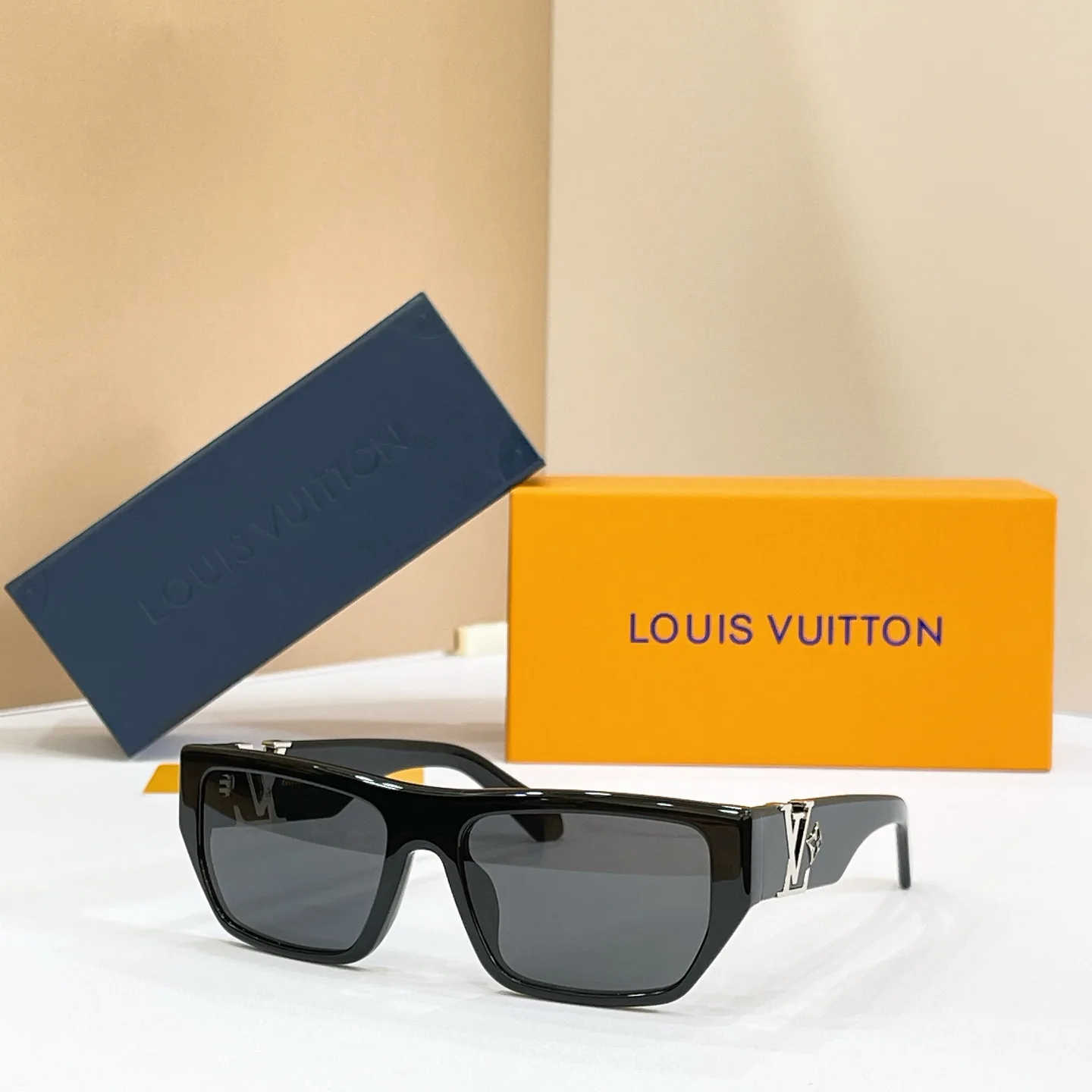 Очки Louis Vuitton 17495878