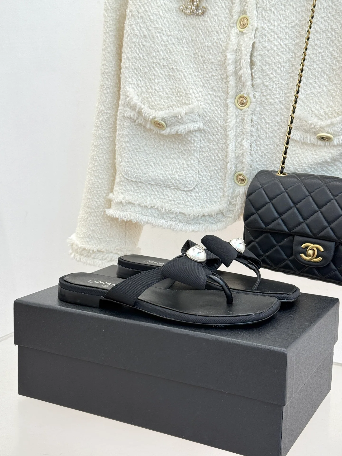 Шлепанцы Женские Chanel 16965750