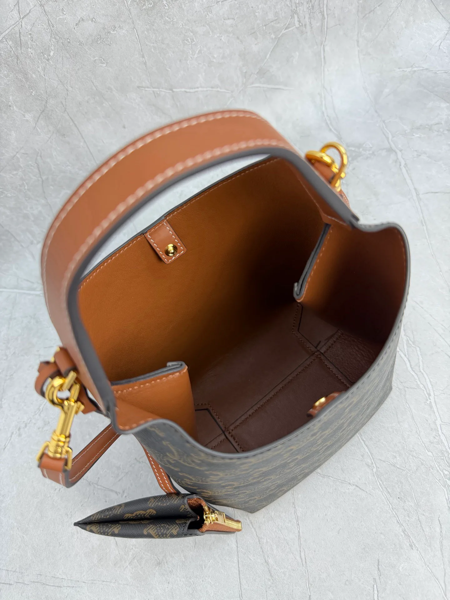 Классические Сумки Женские Celine 17806347