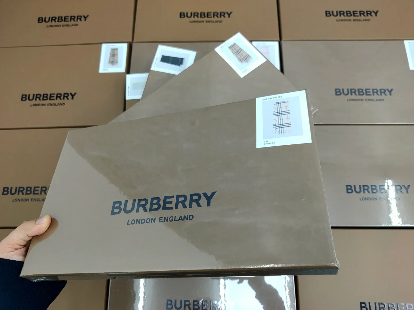 Шарфы Burberry 18141190