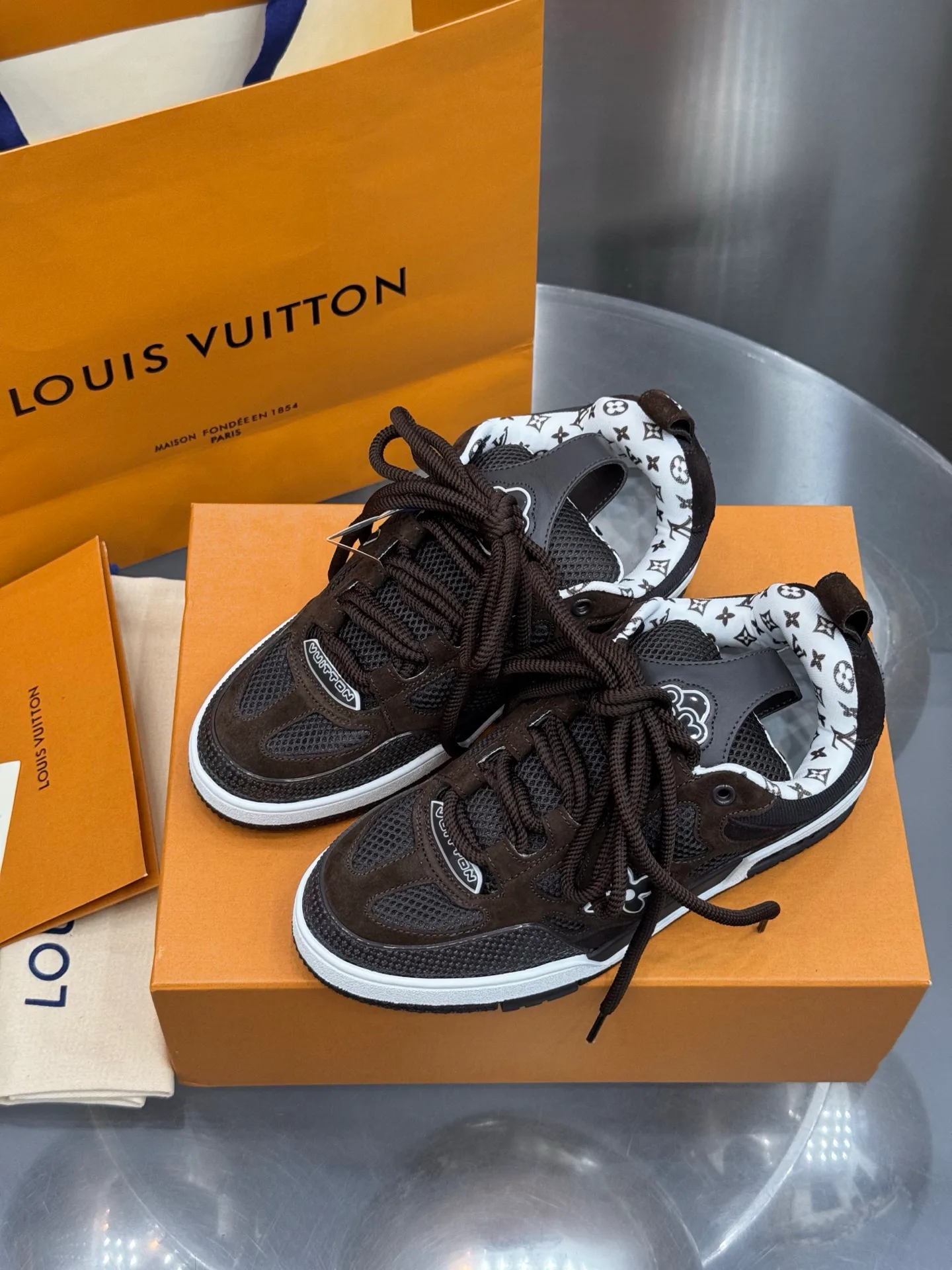 Кроссовки Мужские Louis Vuitton 19073409