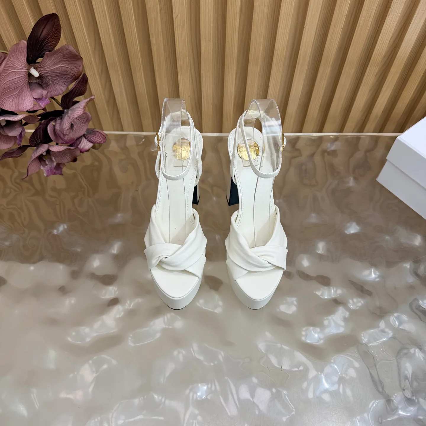Босоножки Женские Saint Laurent 18235640