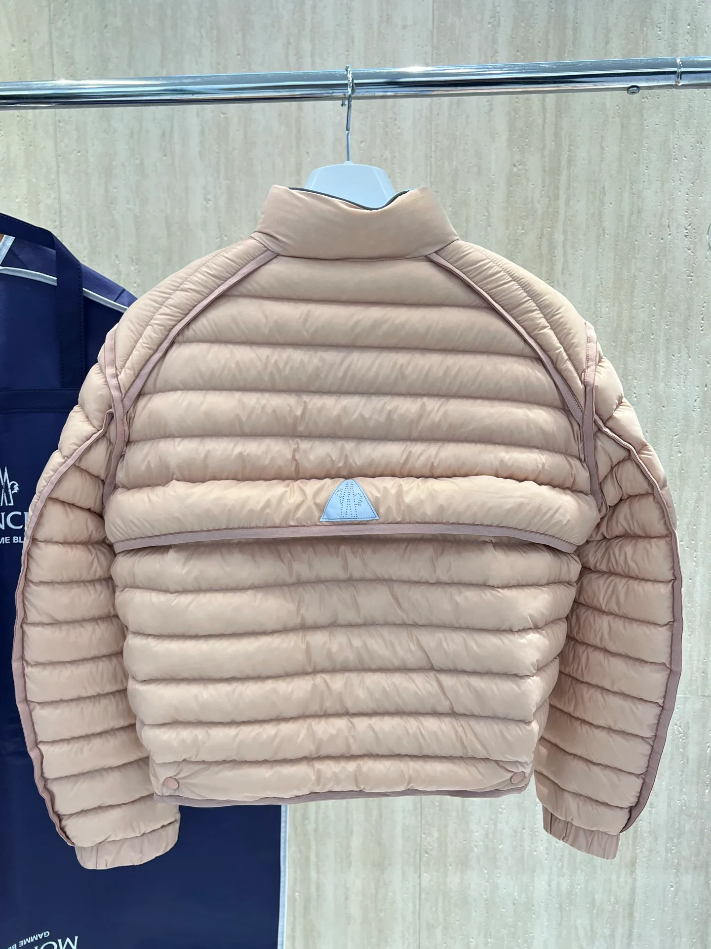 Куртки И Пуховики Мужские Moncler 18231666