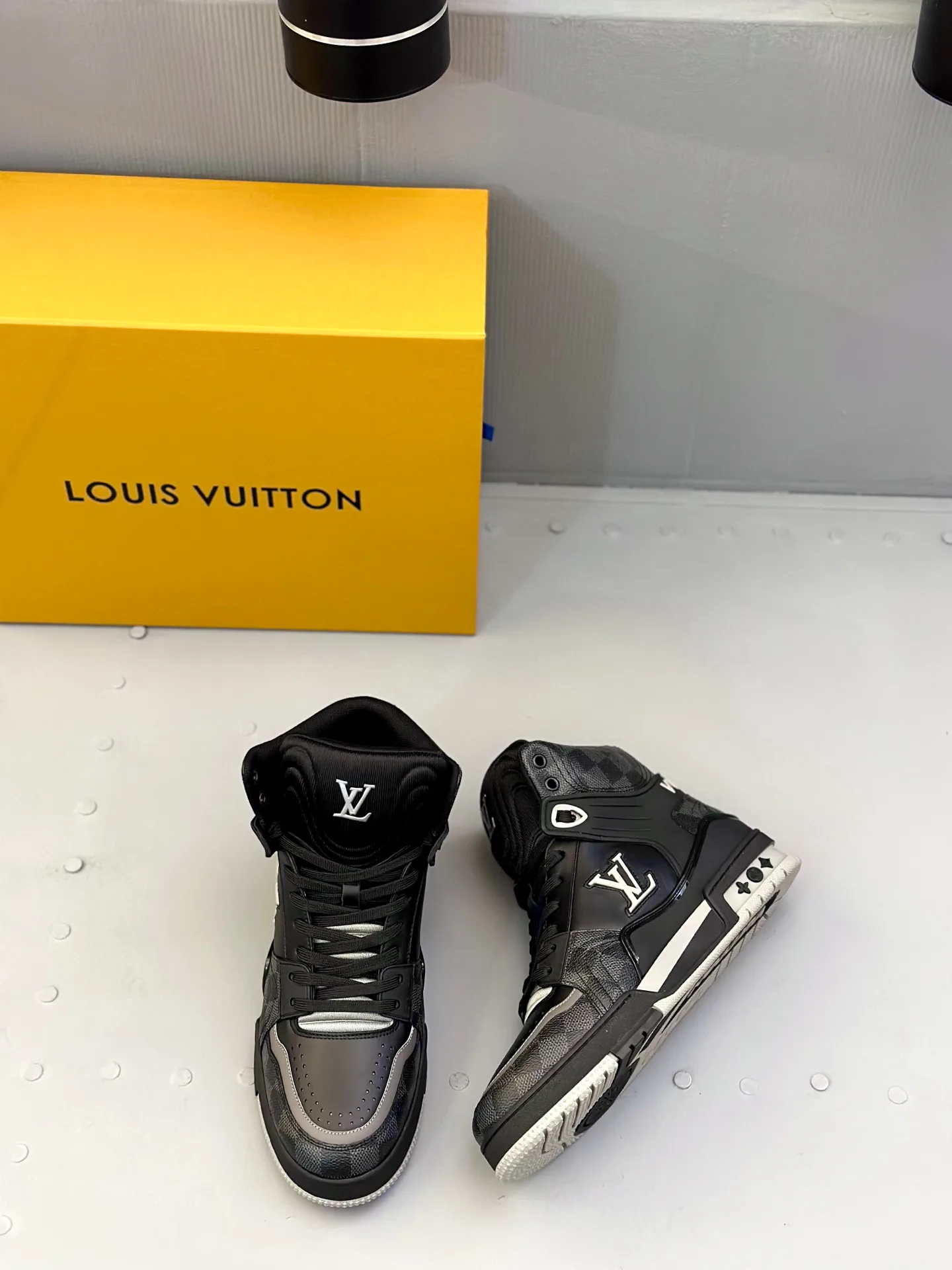 Кроссовки Мужские Louis Vuitton 930651
