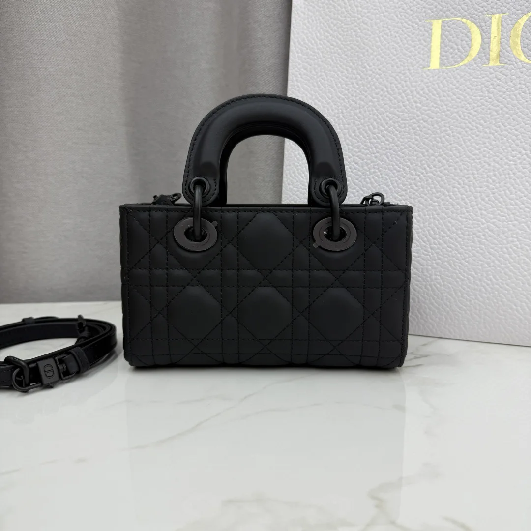 Классические Сумки Женские Christian Dior 11905738