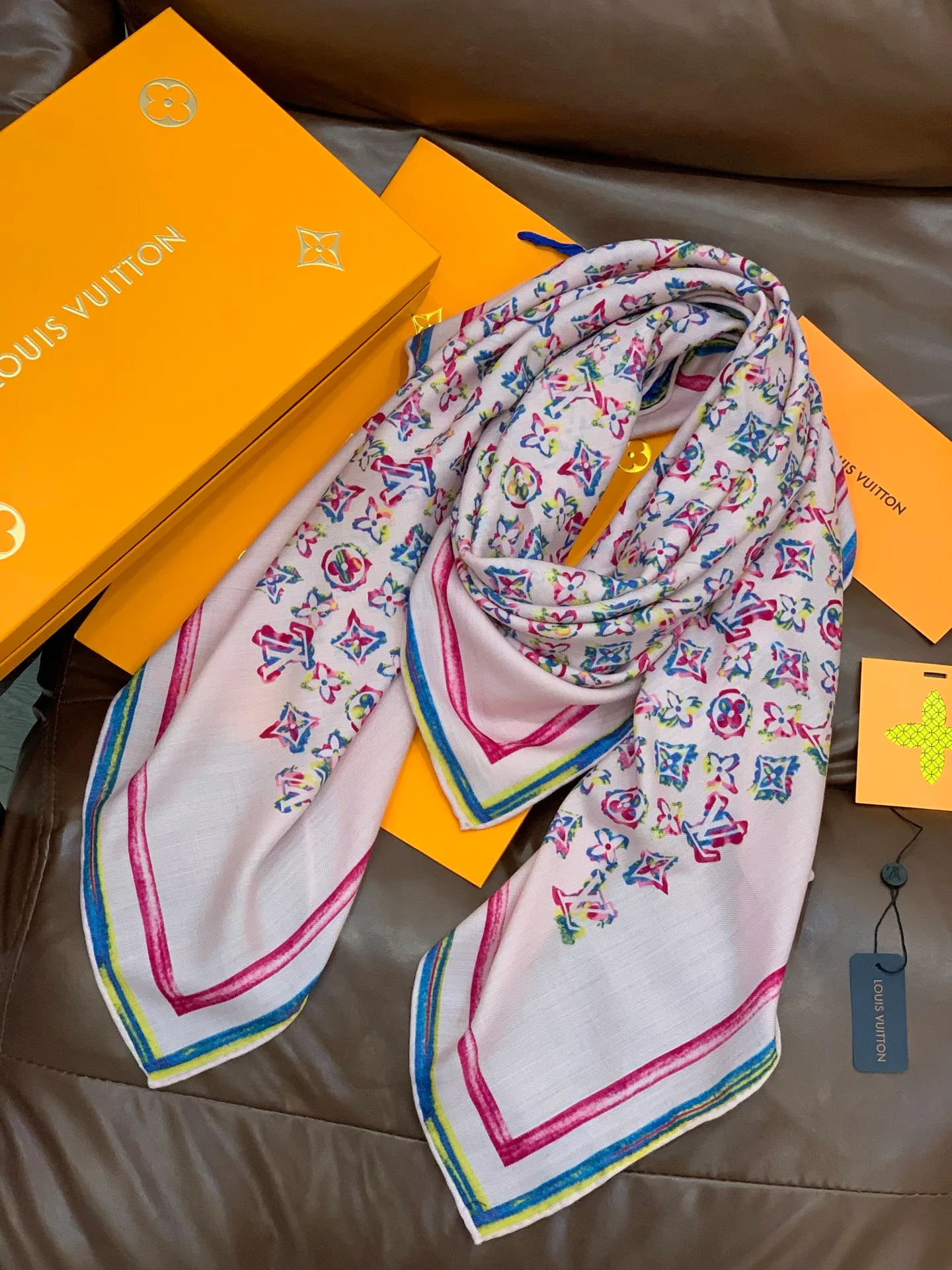 Шарфы Louis Vuitton 318425