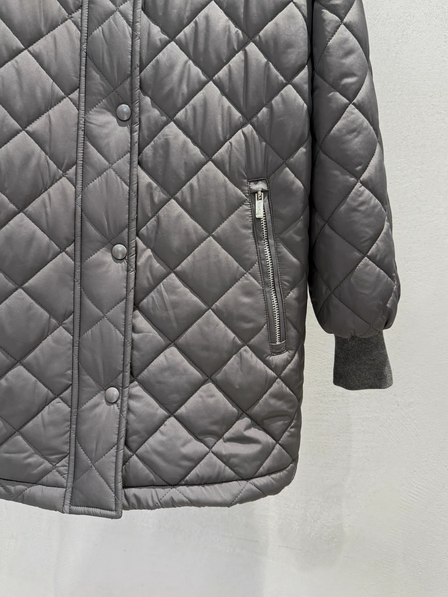 Куртки И Пуховики Женские Miu Miu 18533869
