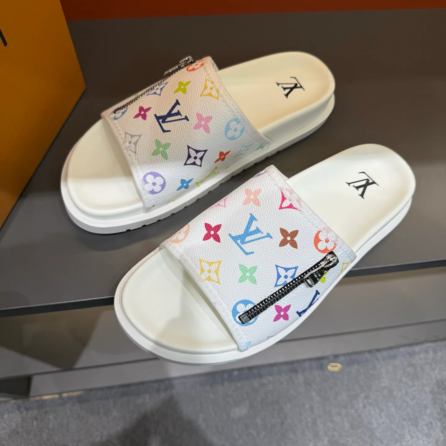 Шлепанцы Мужские Louis Vuitton 33008