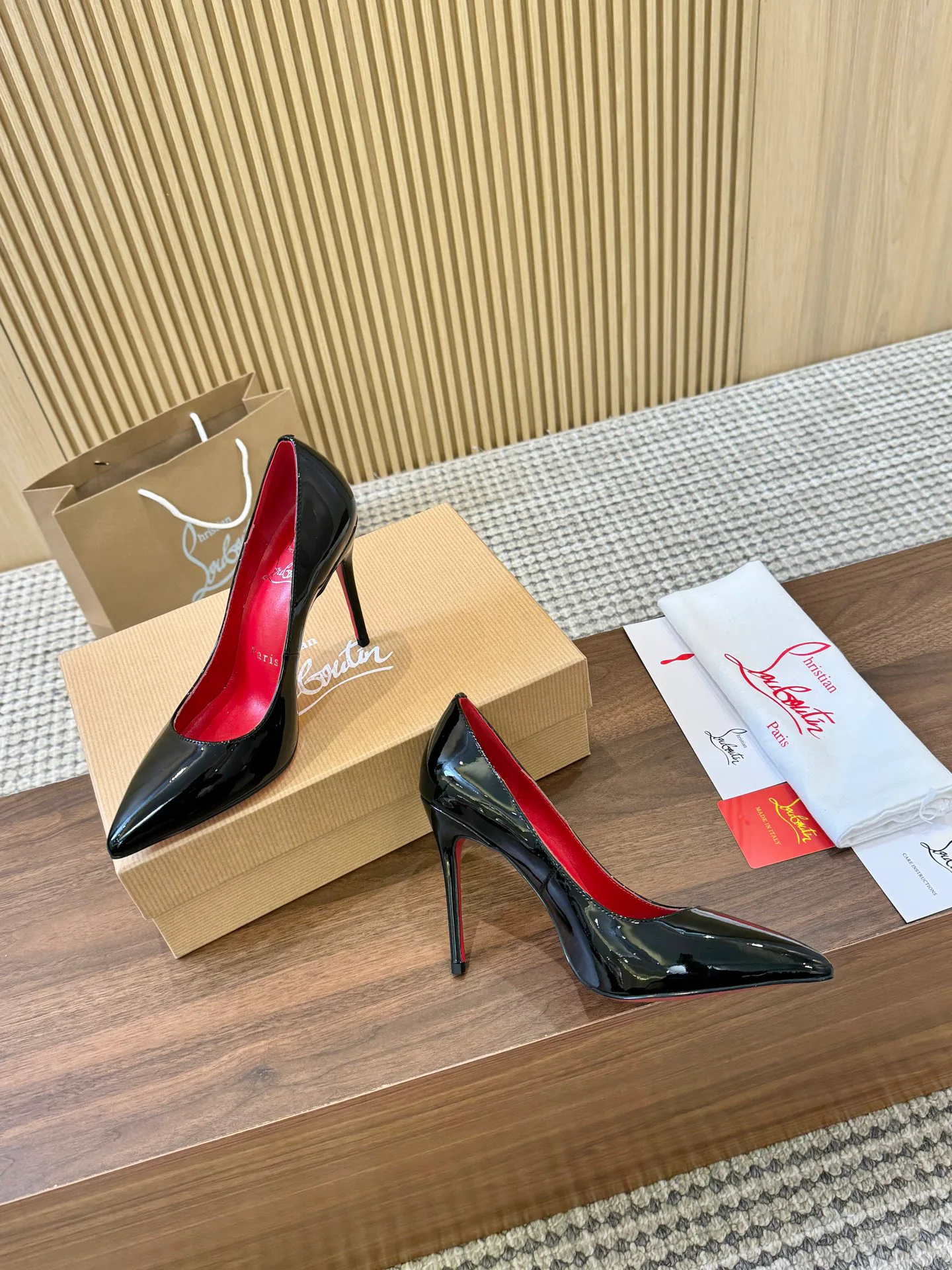 Туфли Женские Christian Louboutin 11250628
