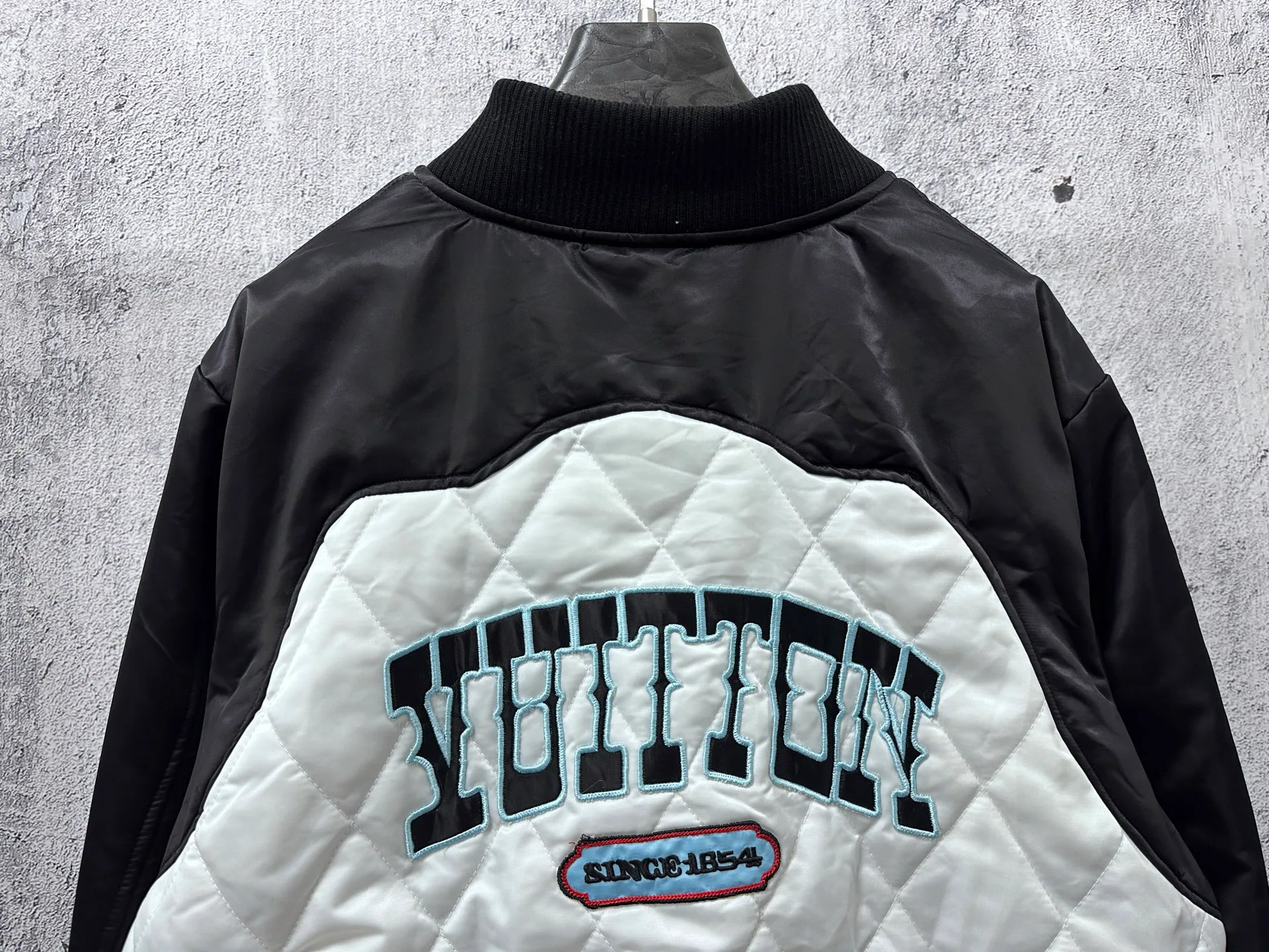 Куртки И Пуховики Мужские Louis Vuitton 233554