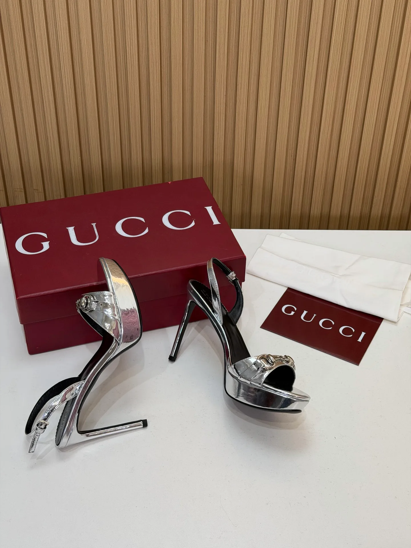 Босоножки Женские Gucci 18396258