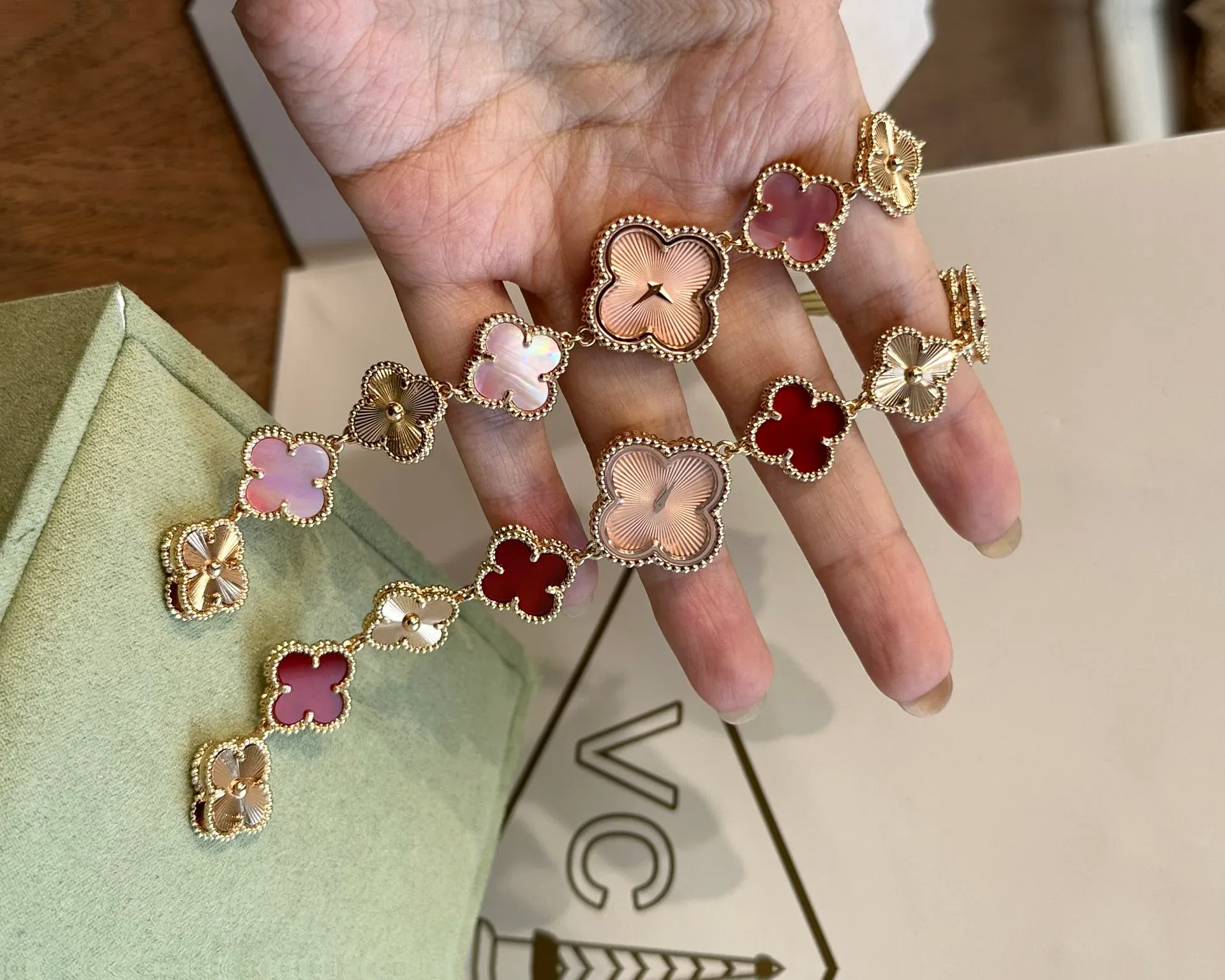 Бижутерия Van Cleef & Arpels 1041